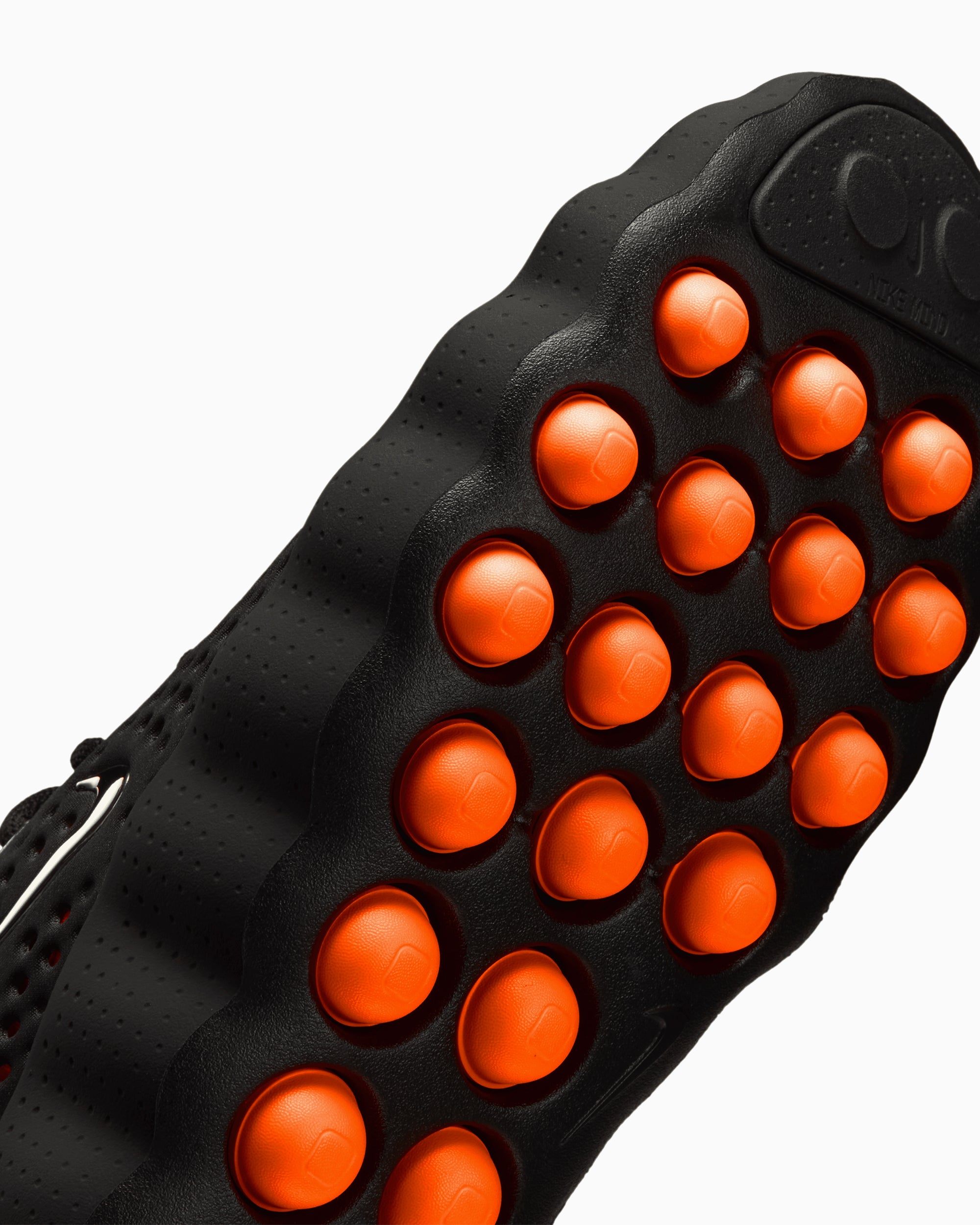 Nike Women's Mind 002 