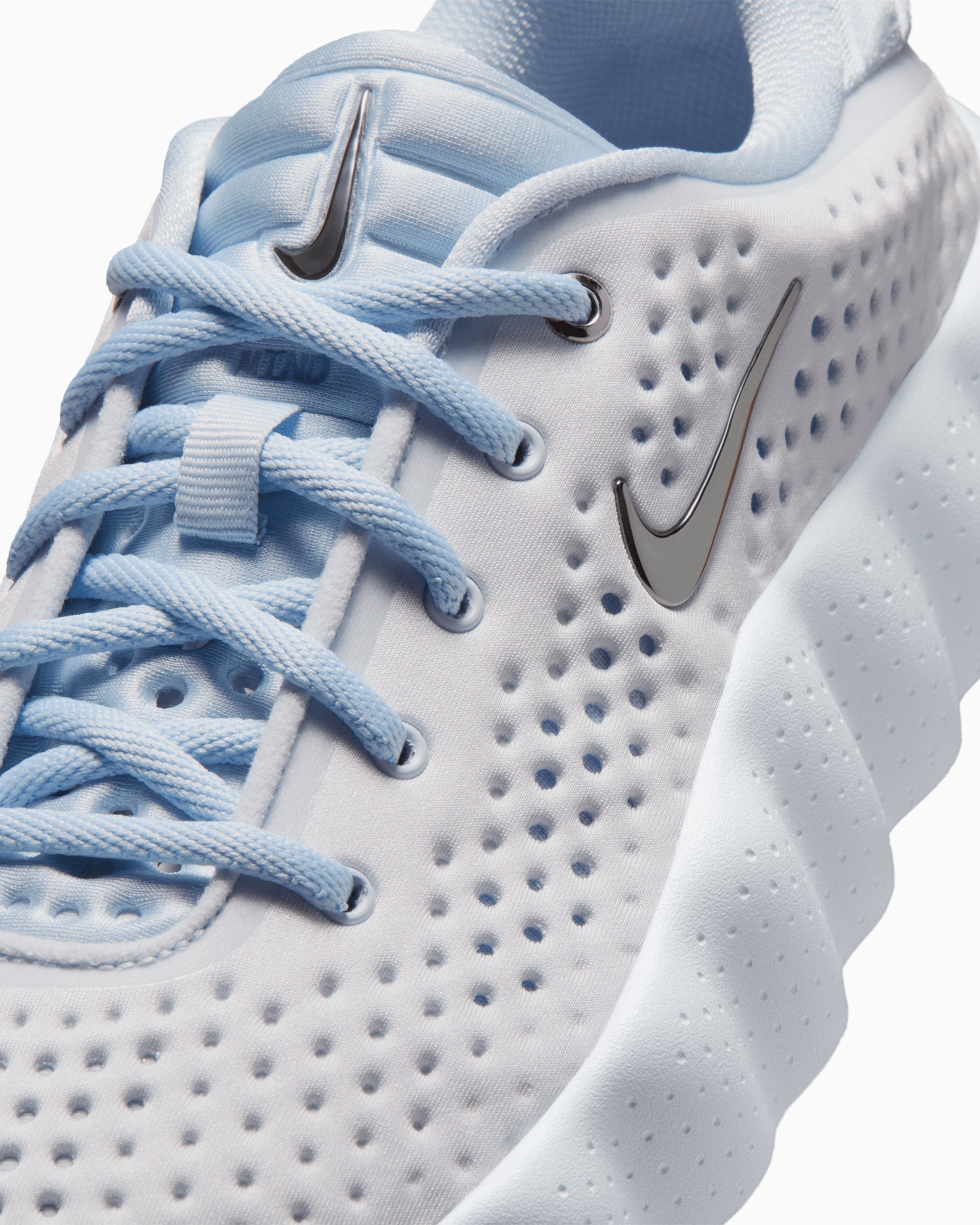 Nike Women's Mind 002