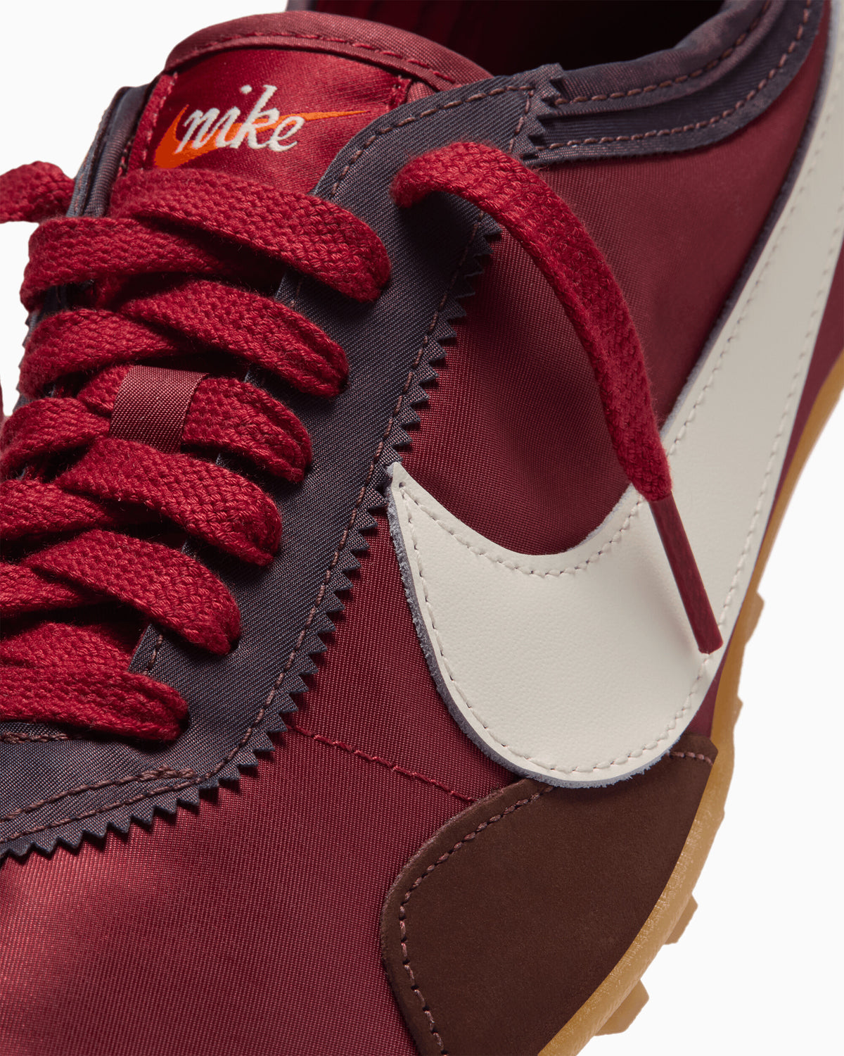 Sneakers Nike Women's Moon Shoe "Tough Red" - IX7025-600