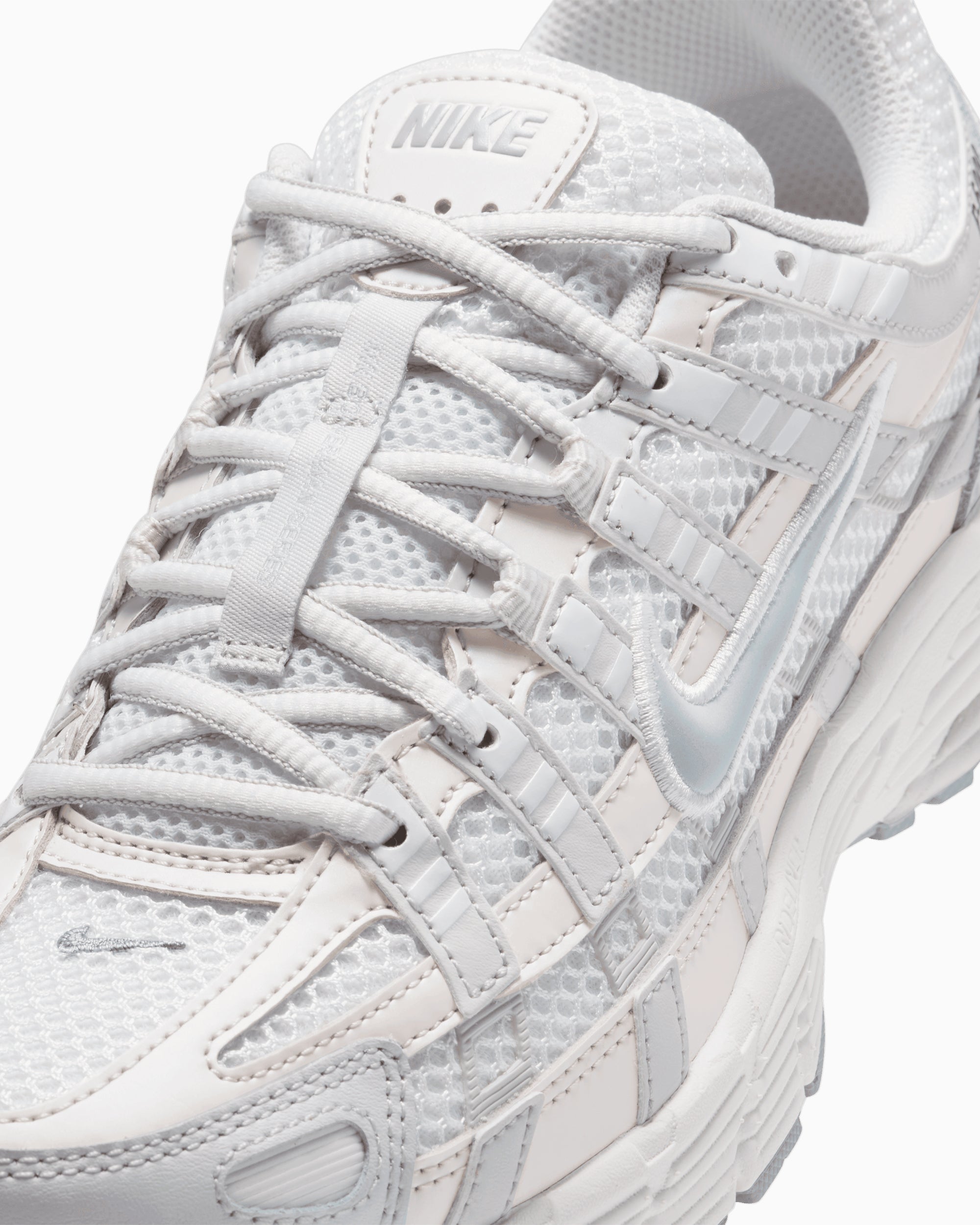 Nike Women's P-6000 SE