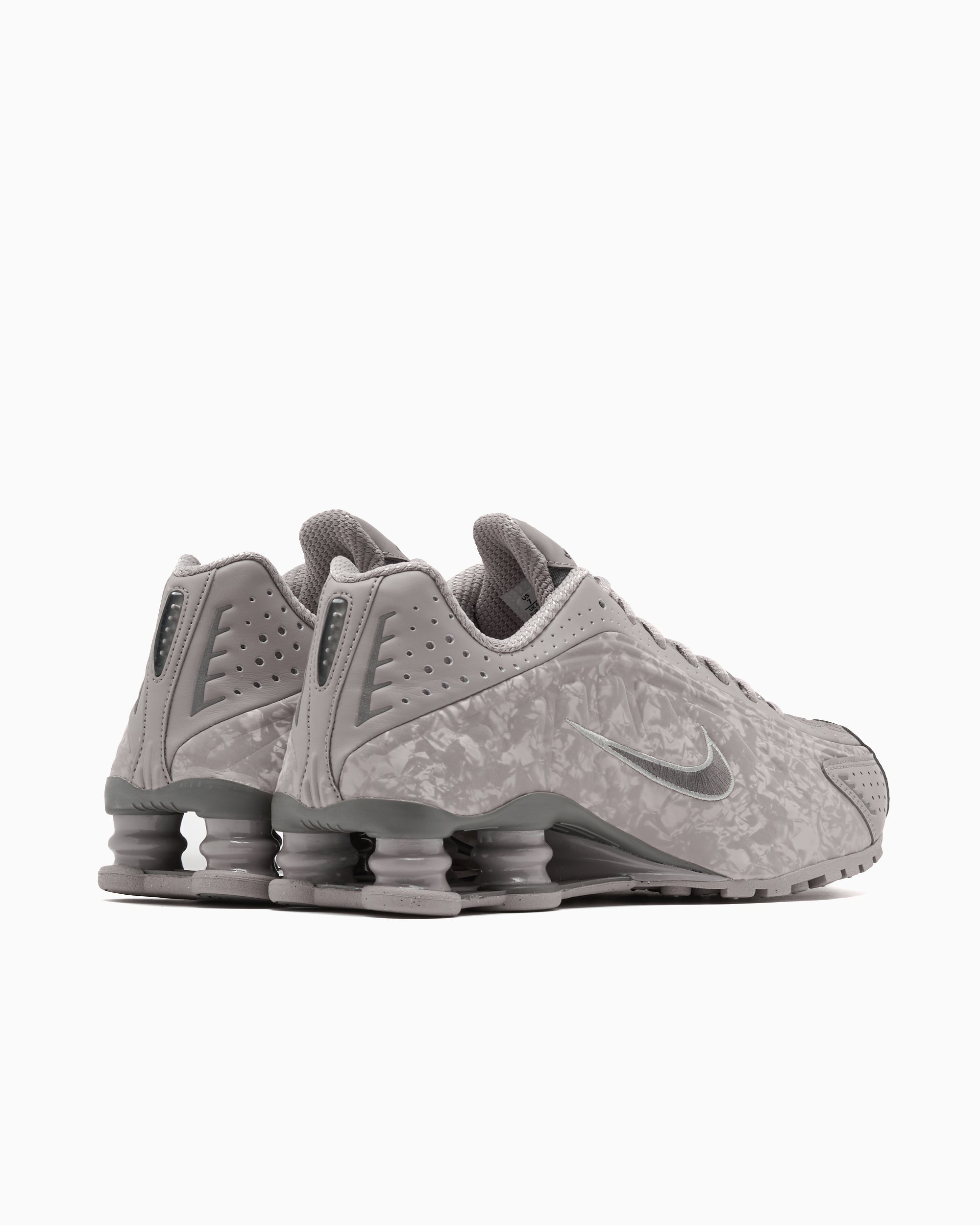 Nike Women's Shox R4