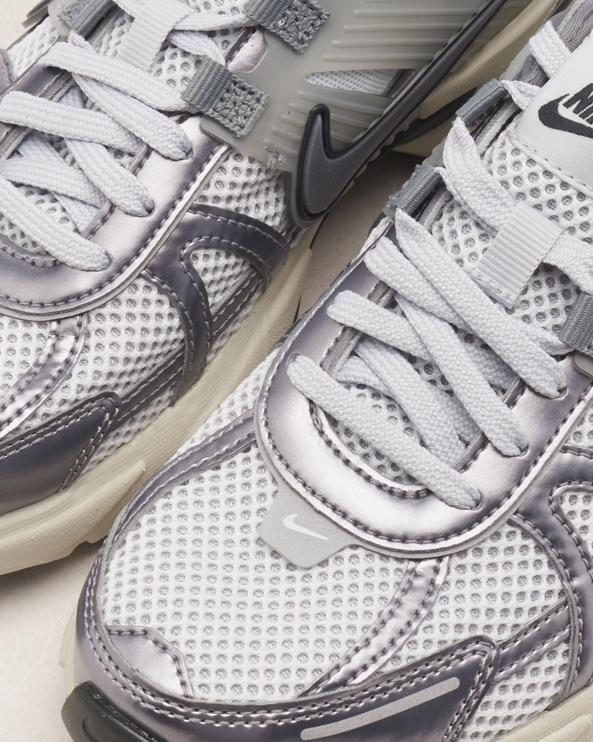 Nike Women's V2k Run