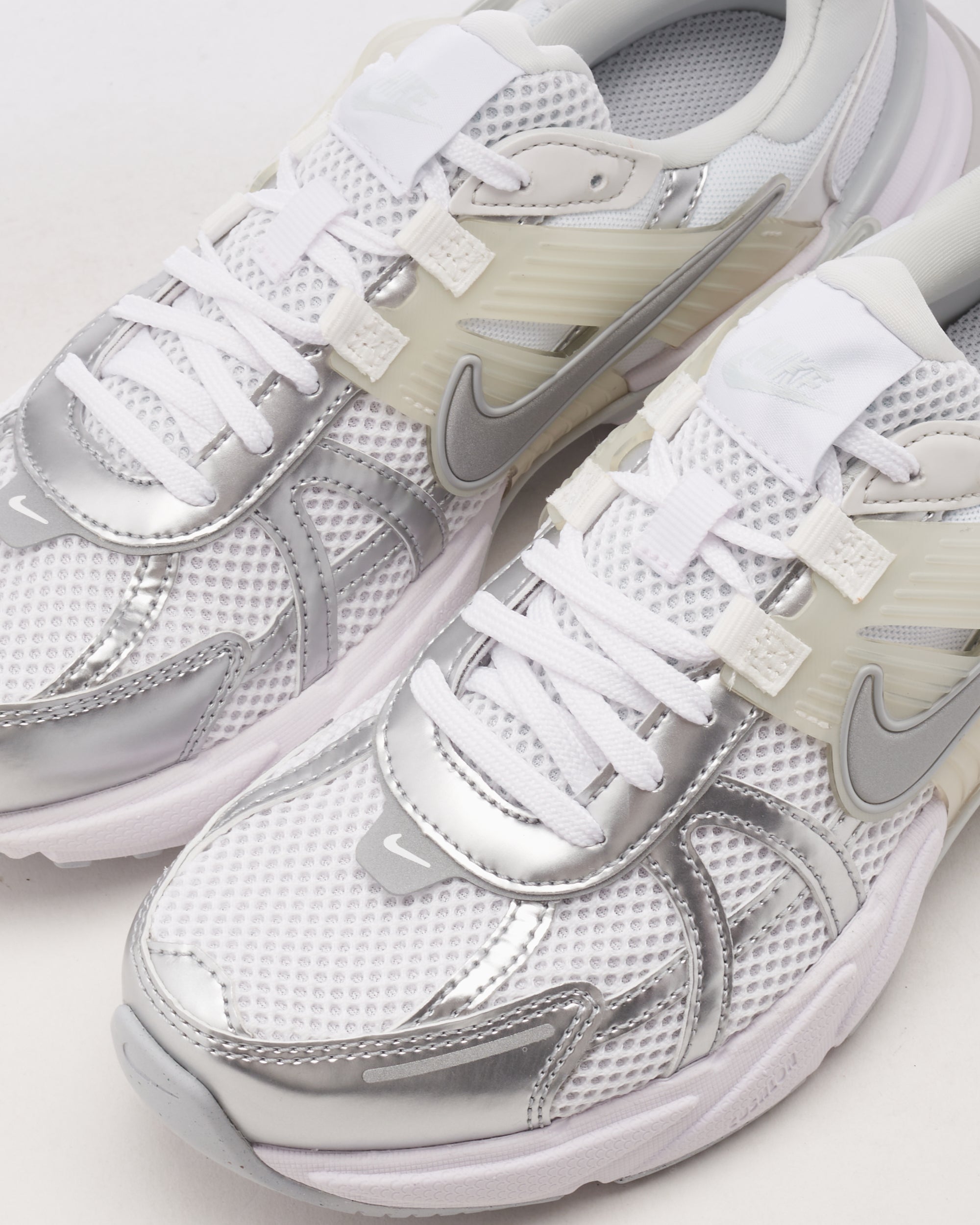 Nike Women's V2K Run