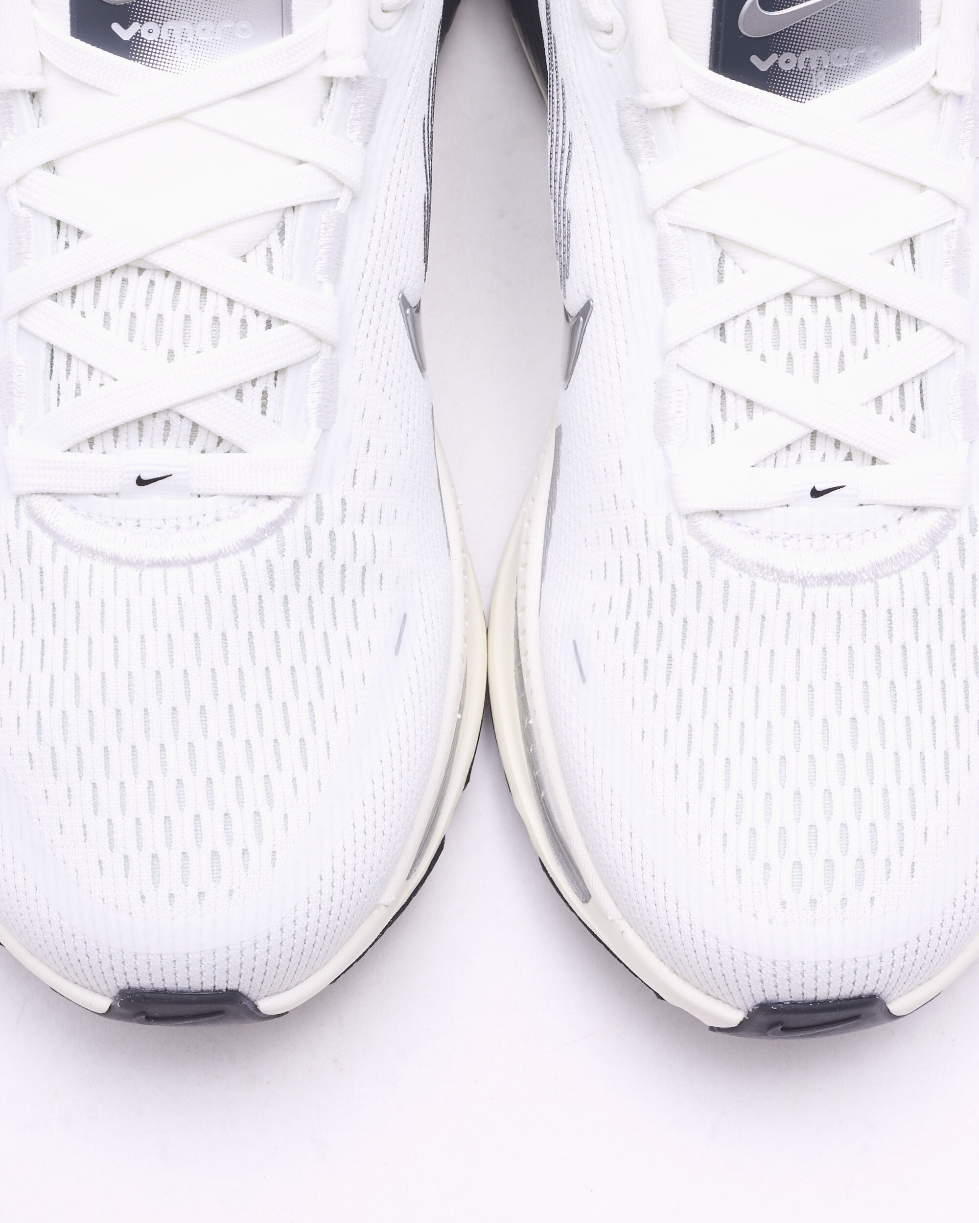 Sneakers Nike Women's Vomero 18 ESS - IO9915-101