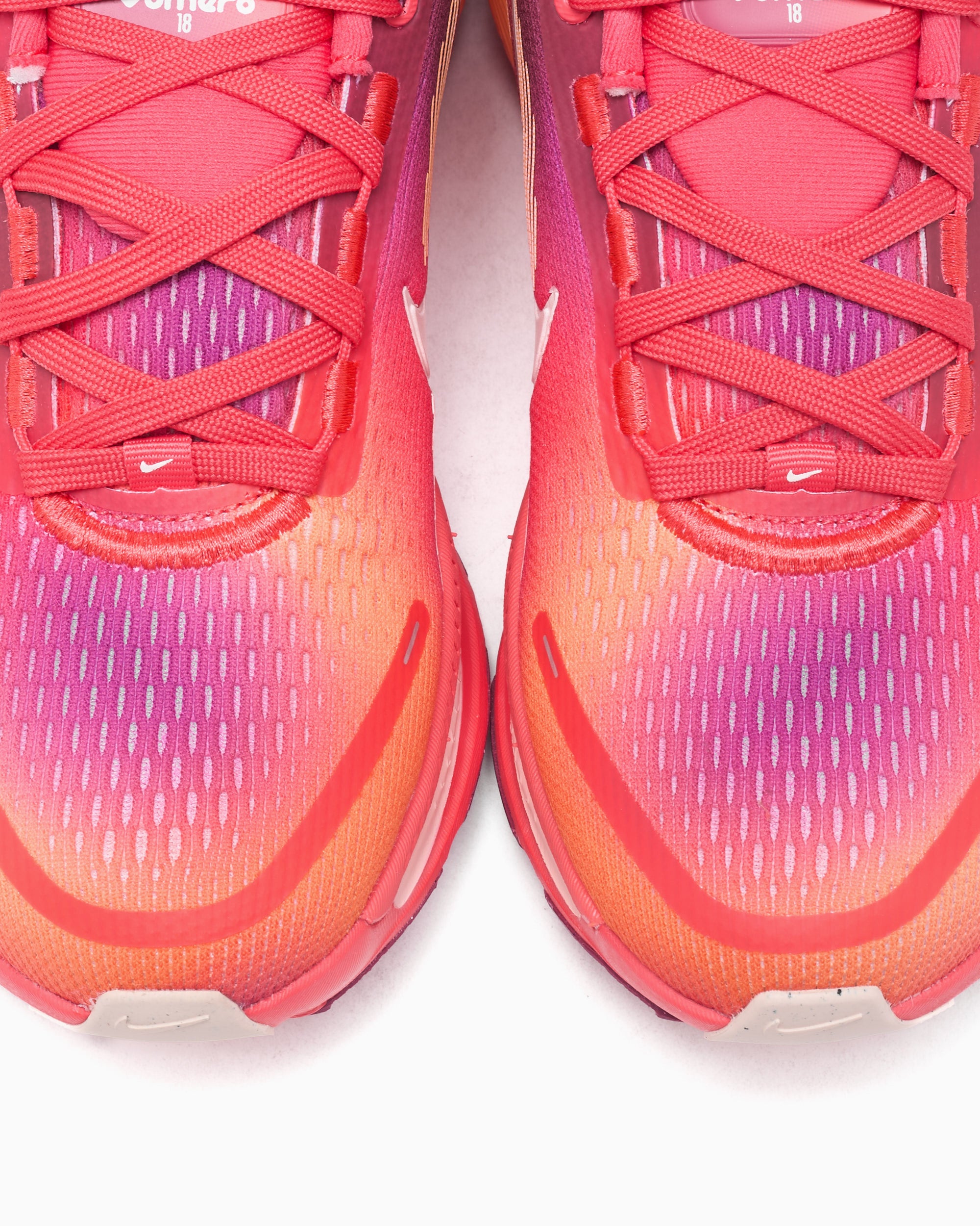 Nike Women's Vomero 18 SE