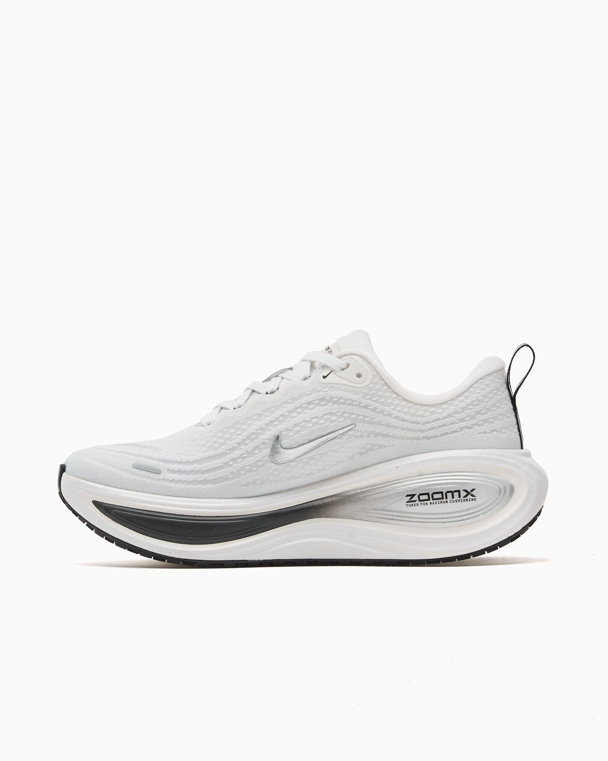 Sneakers Nike Women's Vomero Plus ESS - IO9916-101