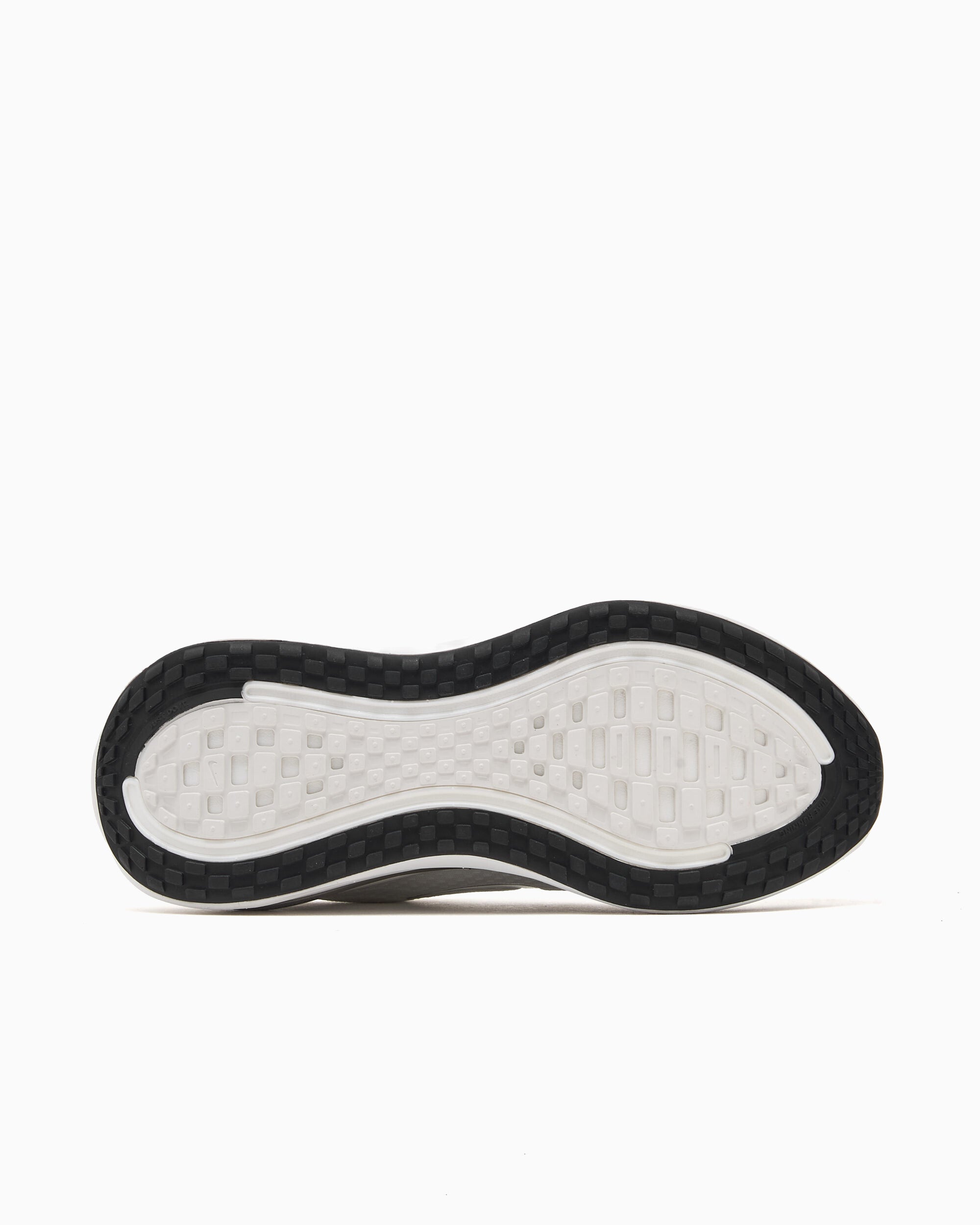 Sneakers Nike Women's Vomero Plus ESS - IO9916-101