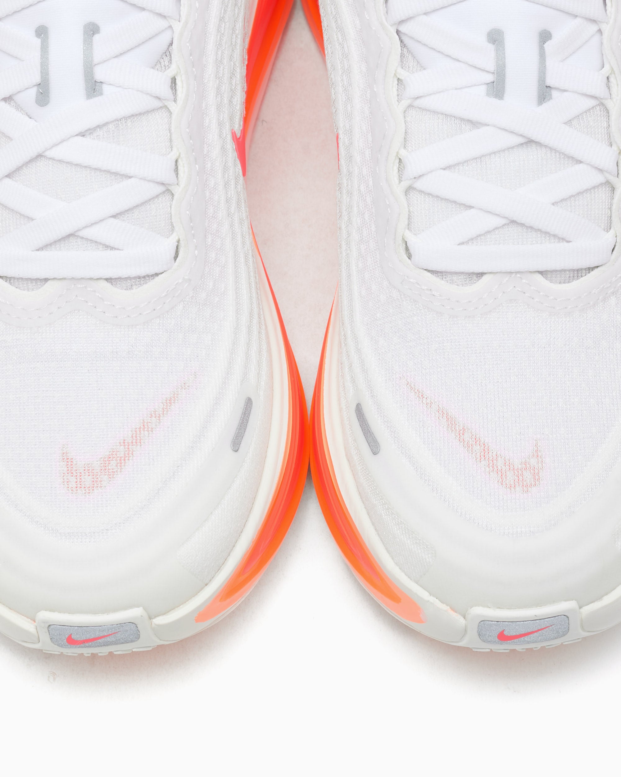 Sneakers Nike Women's Vomero Plus - HV8154-107