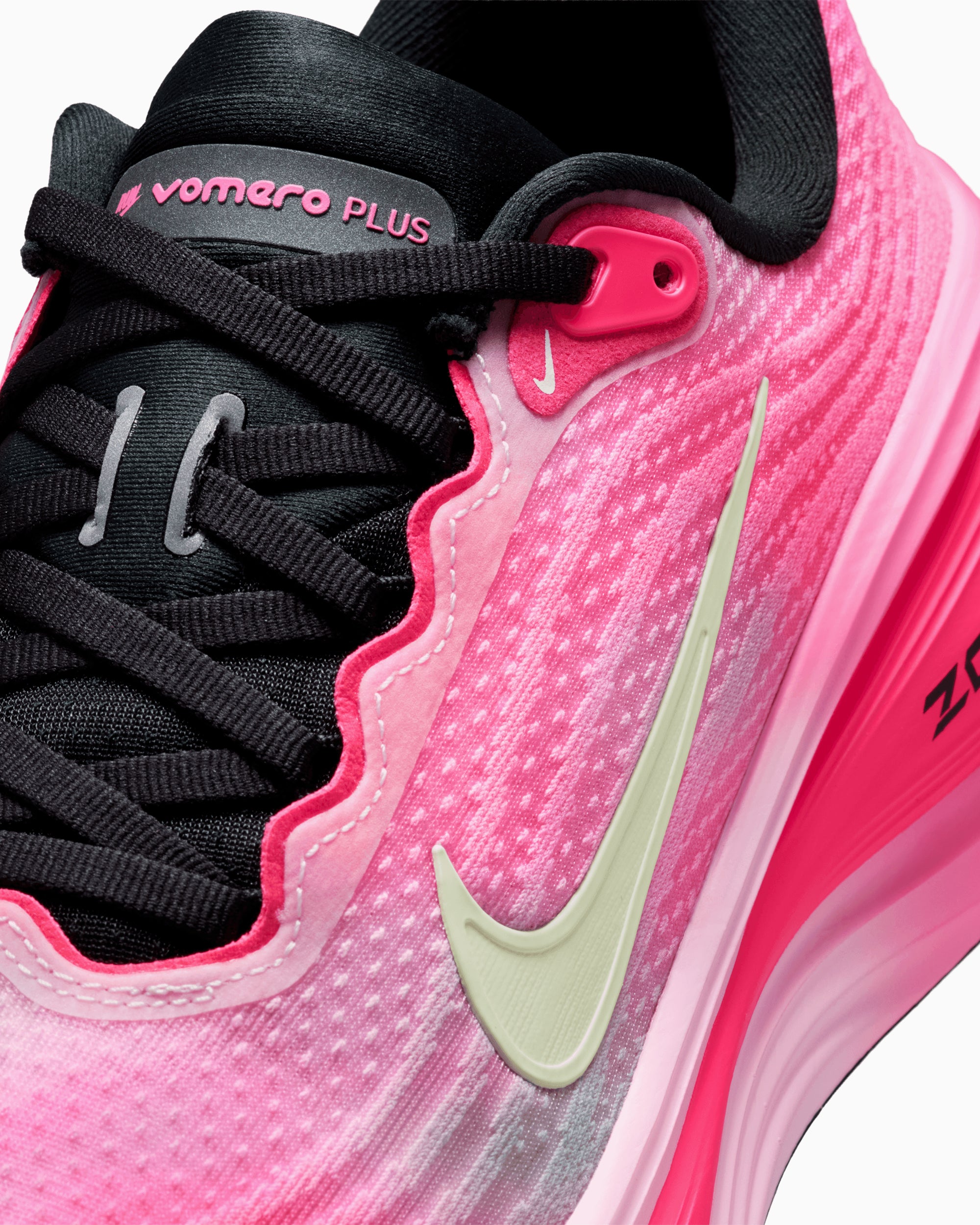 Sneakers Nike Women's Vomero Plus - IR8317-664