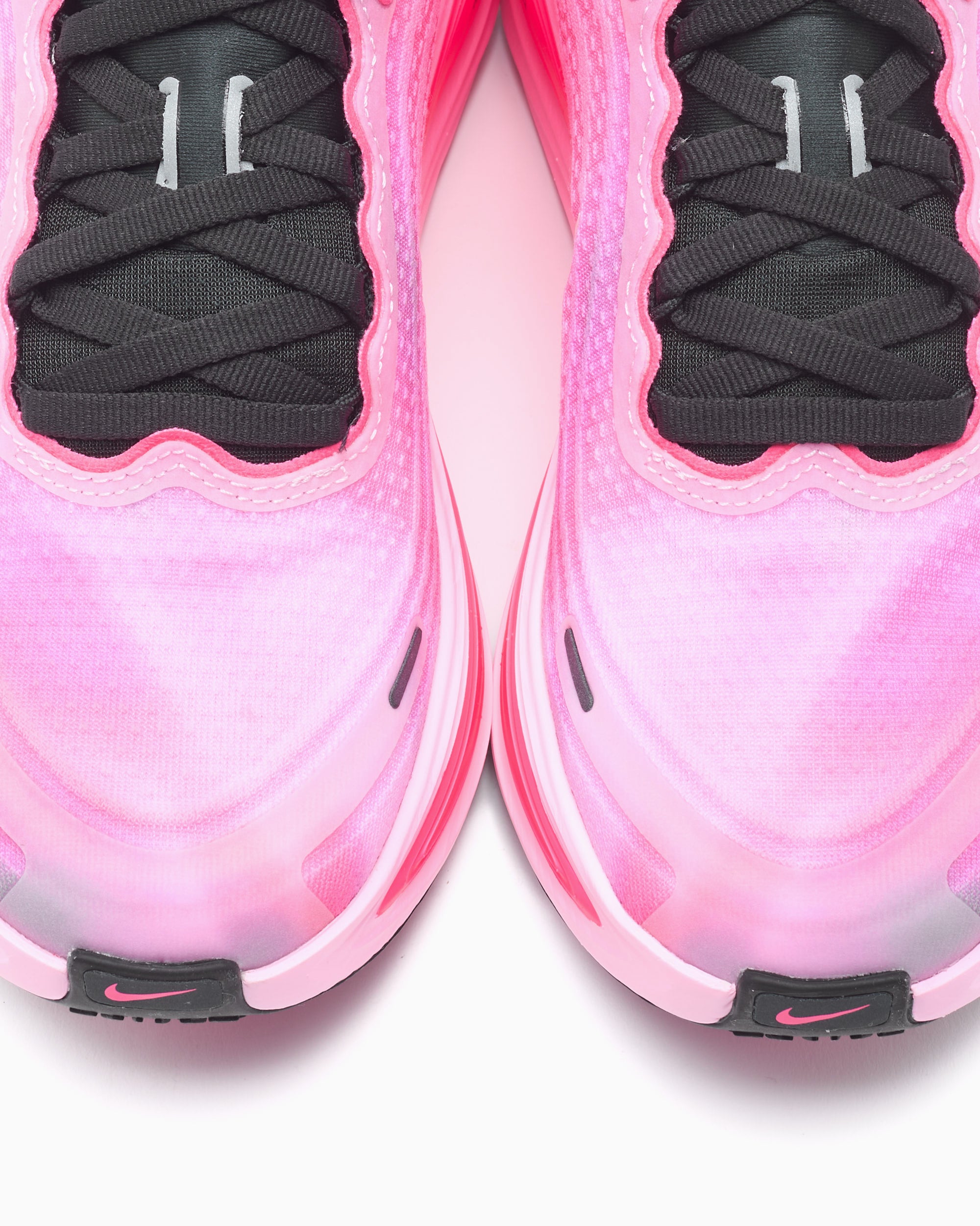 Sneakers Nike Women's Vomero Plus - IR8317-664