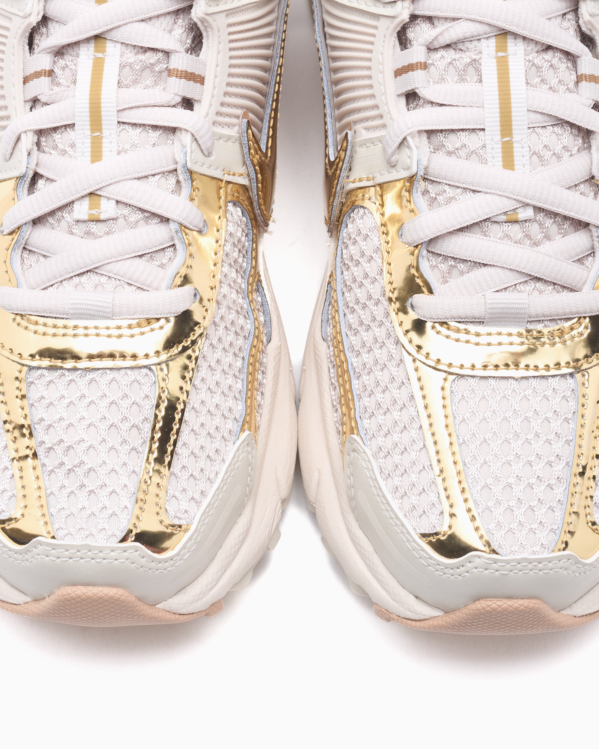 Nike Women's Zoom Vomero 5 