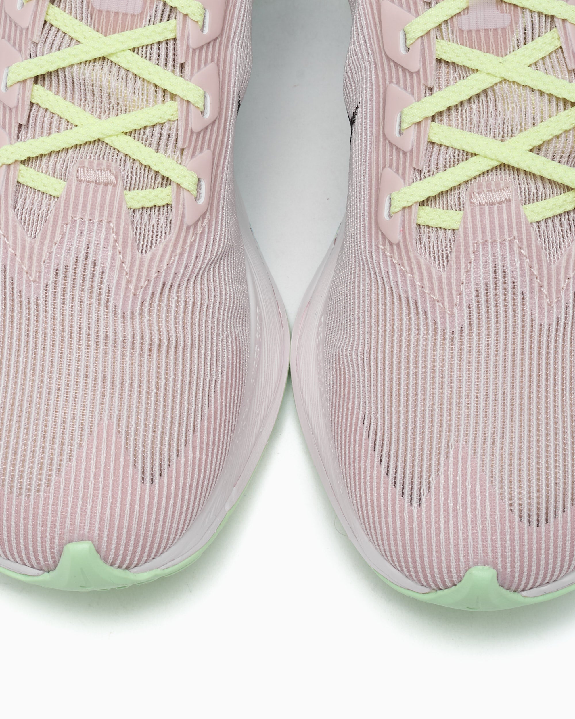 Nike Women's ZoomX Vaporfly 4