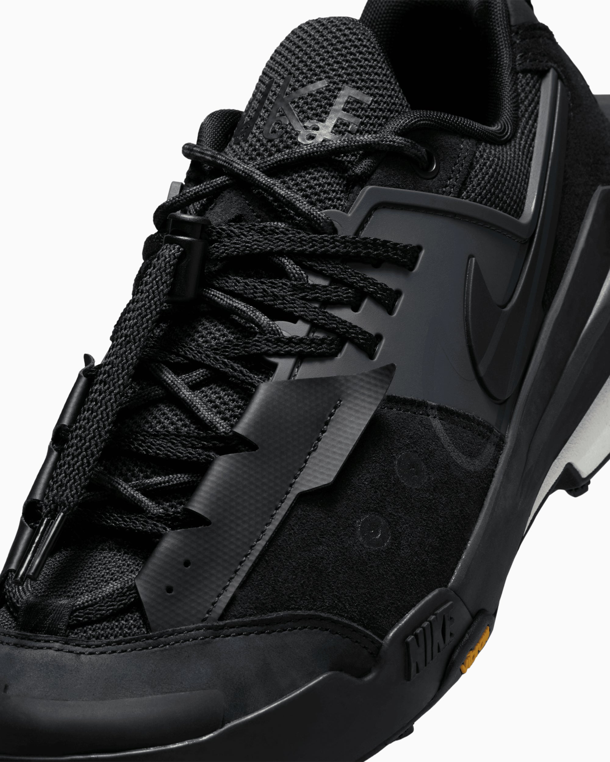 Nike x sacai Zegamadome Vibram