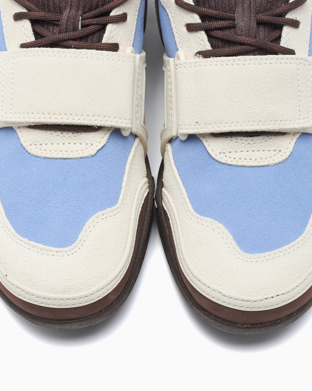 sneakers-nike-x-travis-scott- 