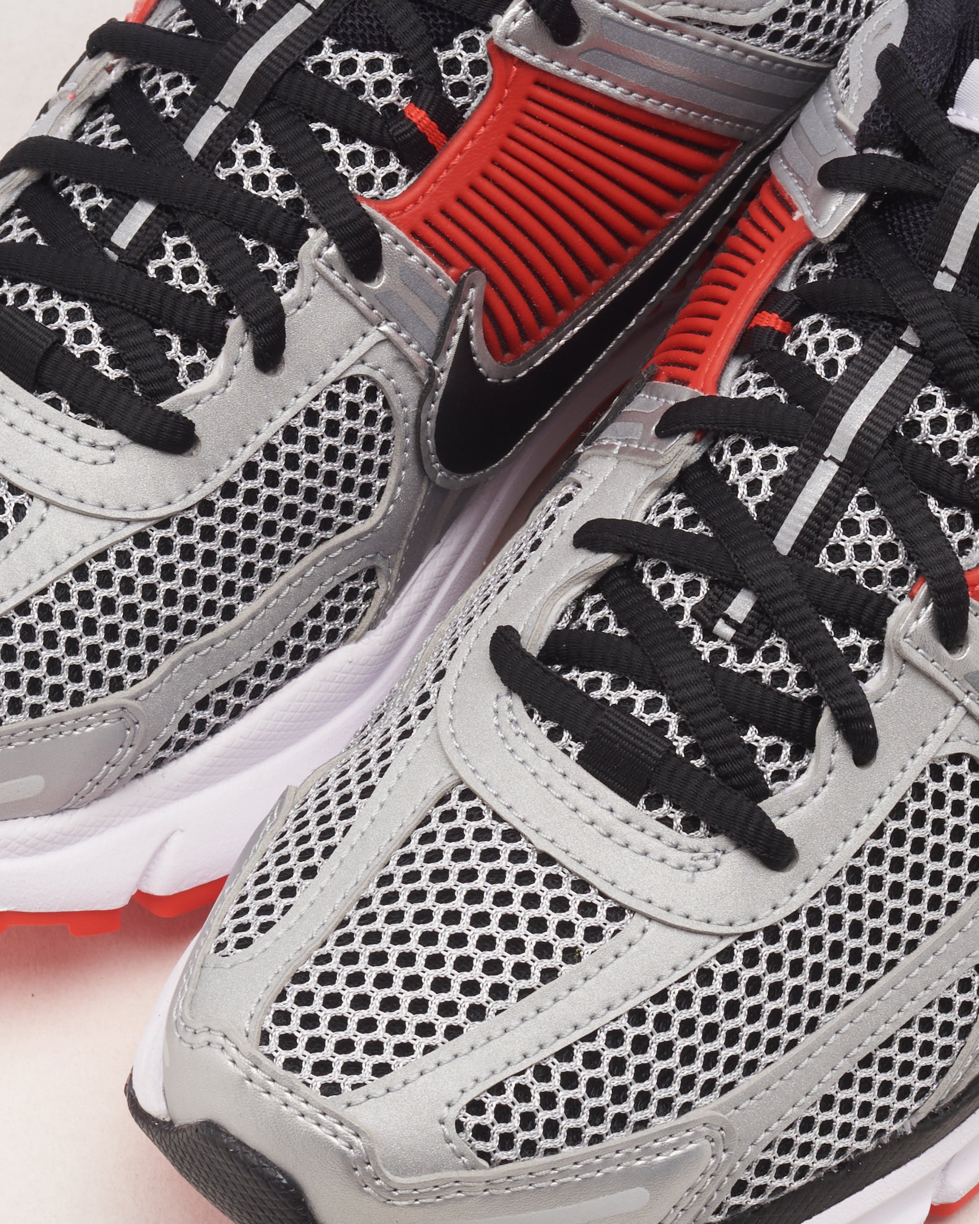 ロードショー⑤ Nike Zoom Vomero 5