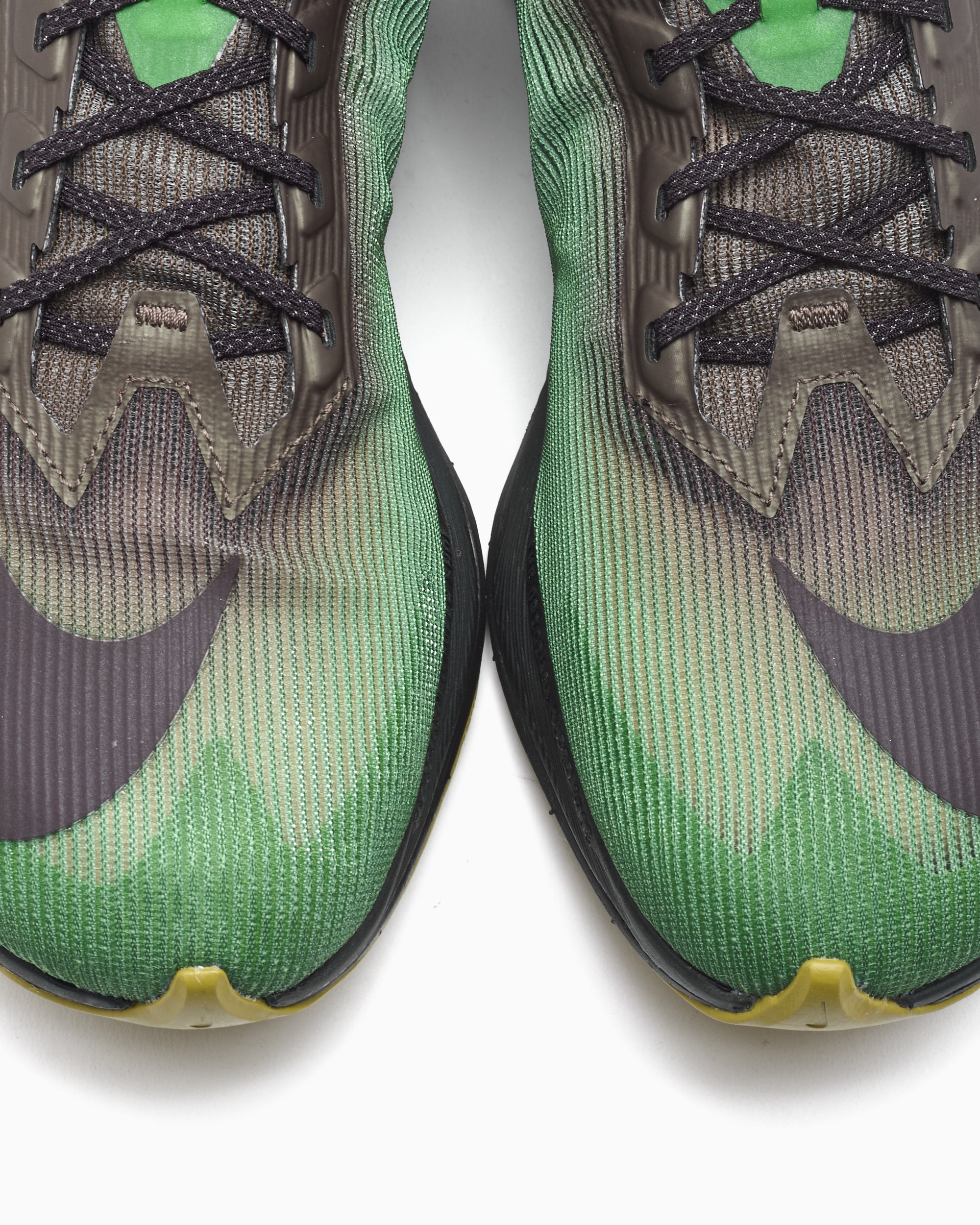 イーブイ The END x adidas ZX8000 Future Releases February 2024