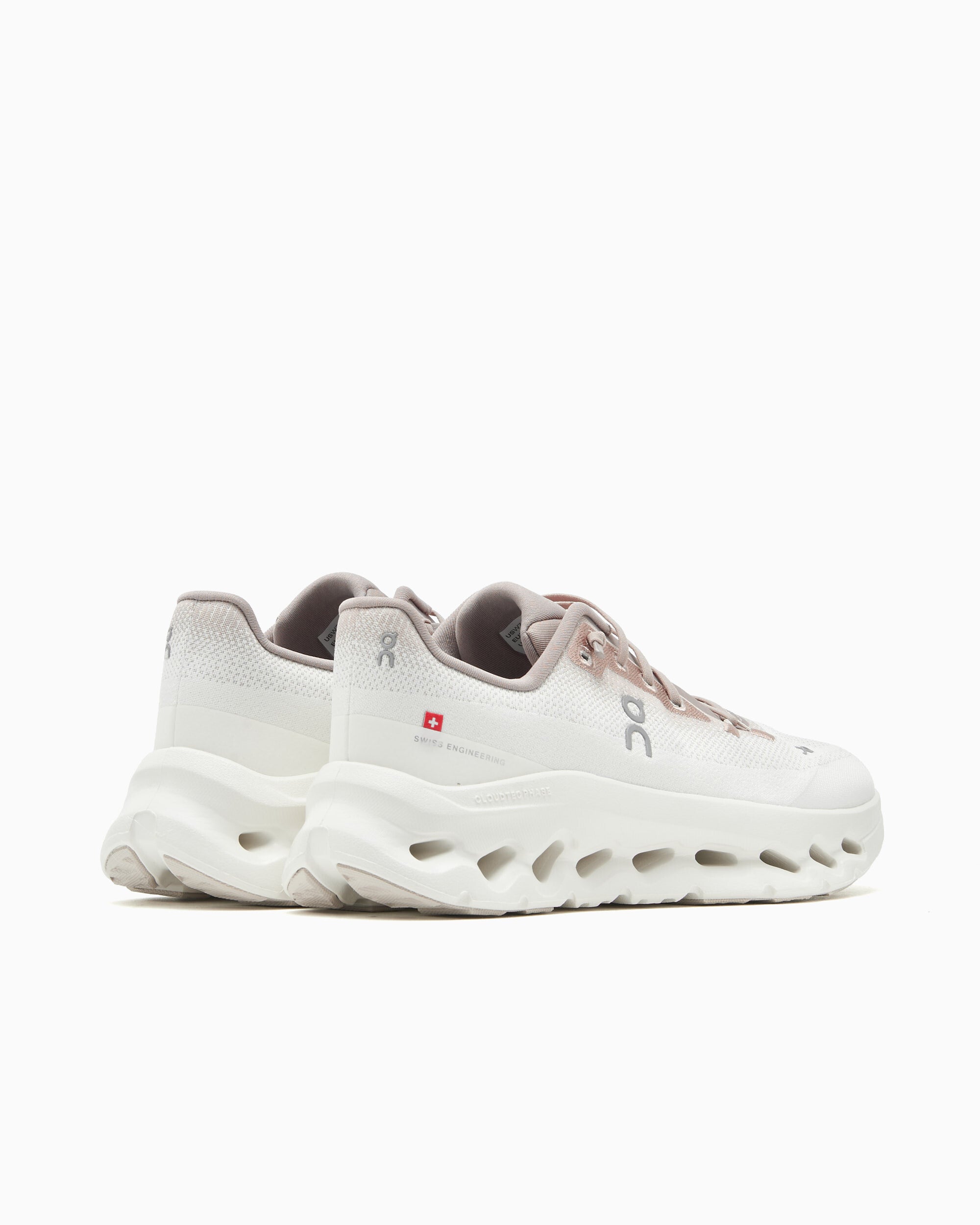 Sneakers On Women's Cloudtilt 1 - 3WE10055221