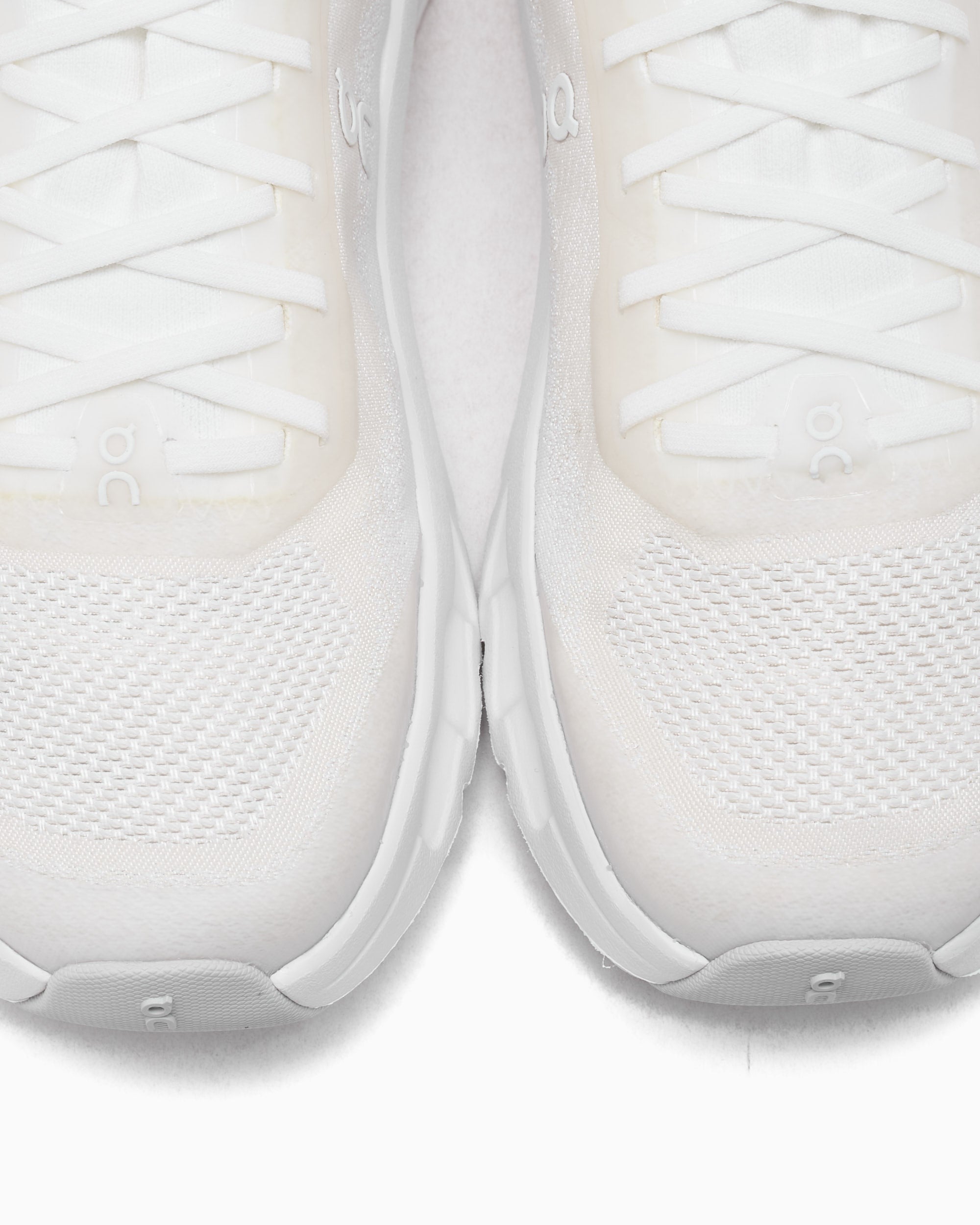 Sneakers On Women's Cloudtilt Moon - 3WF30420664