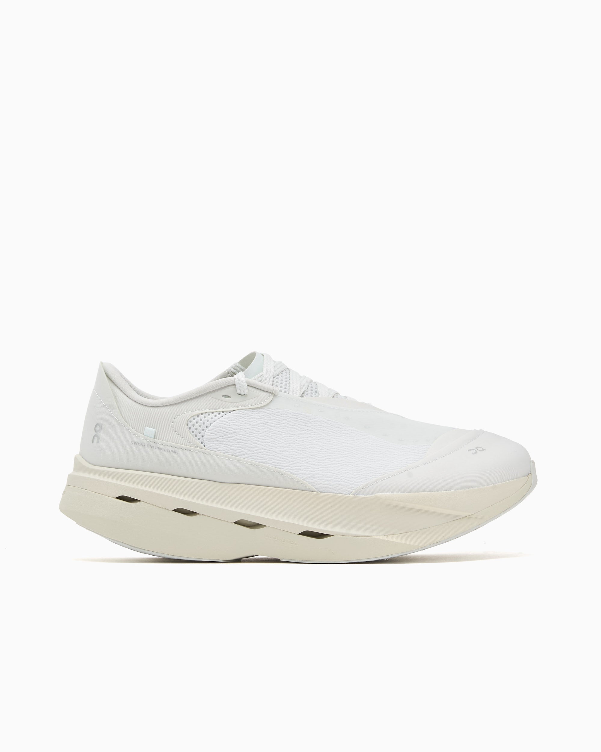 On x PAF Cloudboom Volt