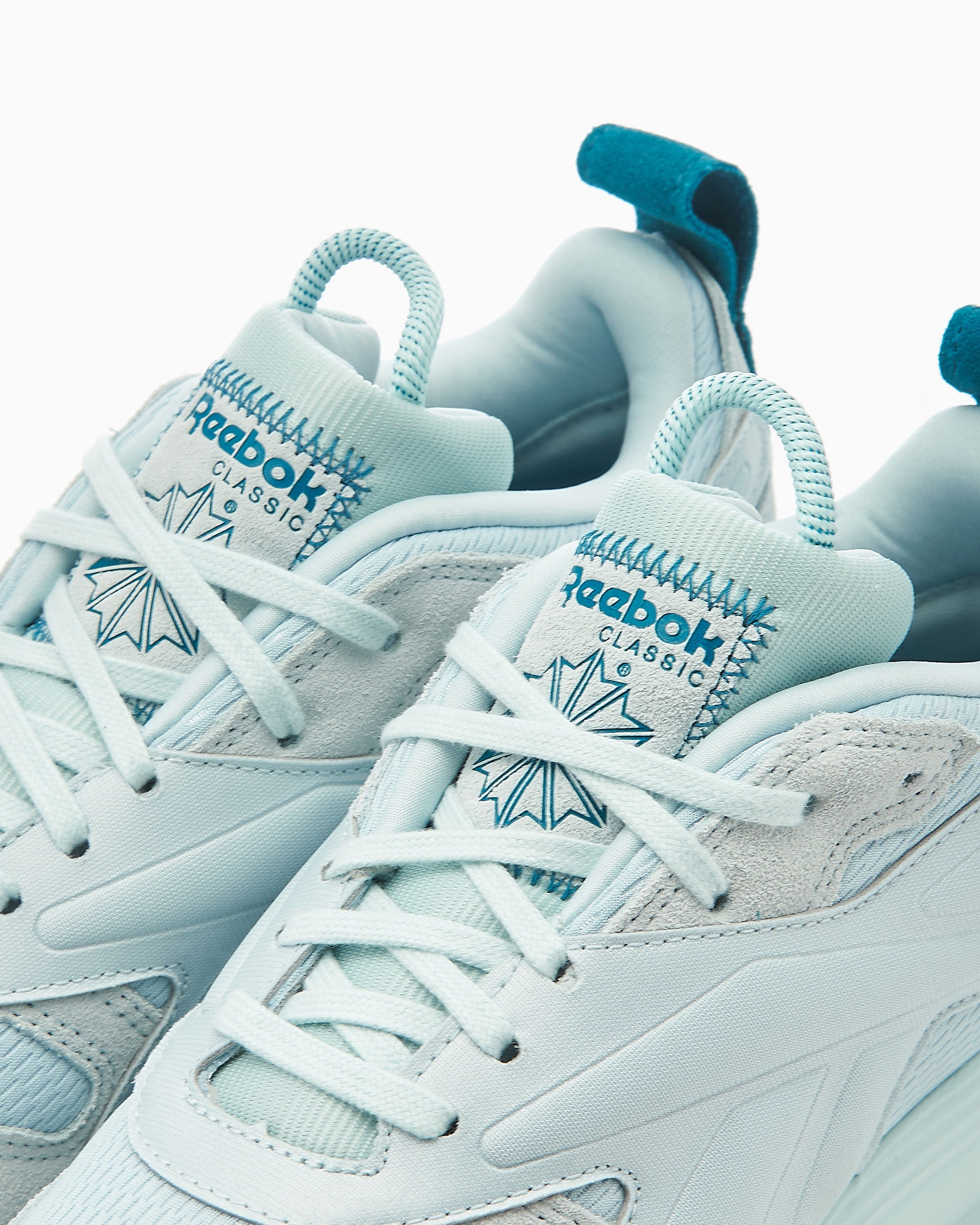 sneakers-reebok-x-cardi-b-