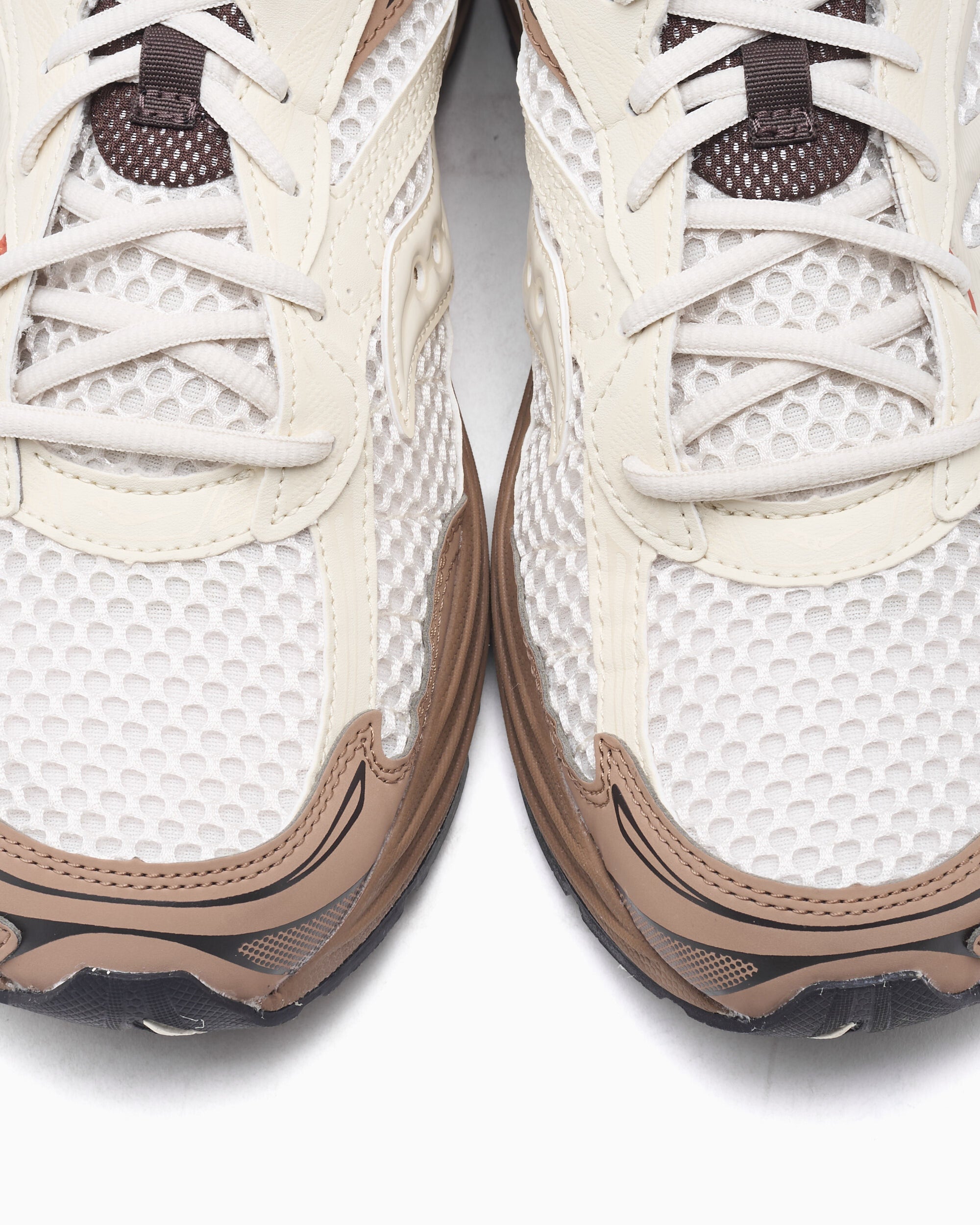 Sneakers Saucony Progrid OMNI 9 "Almond" - S101660-1010
