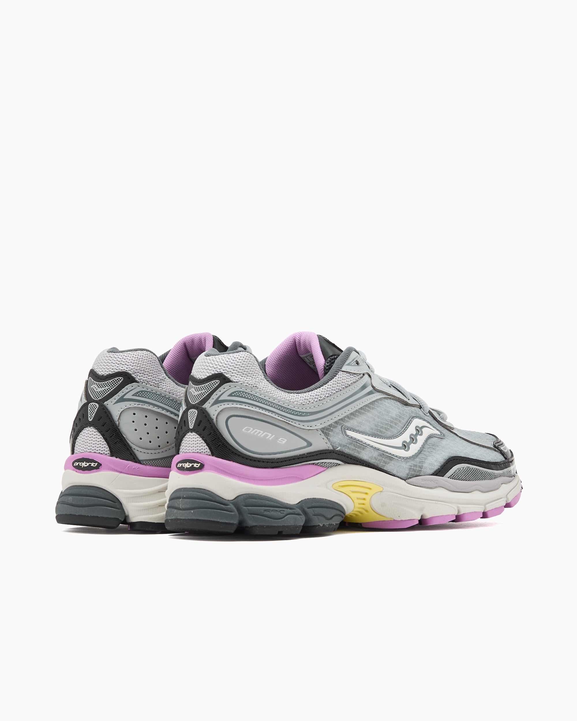 Sneakers Saucony Progrid OMNI 9 - S71004-1