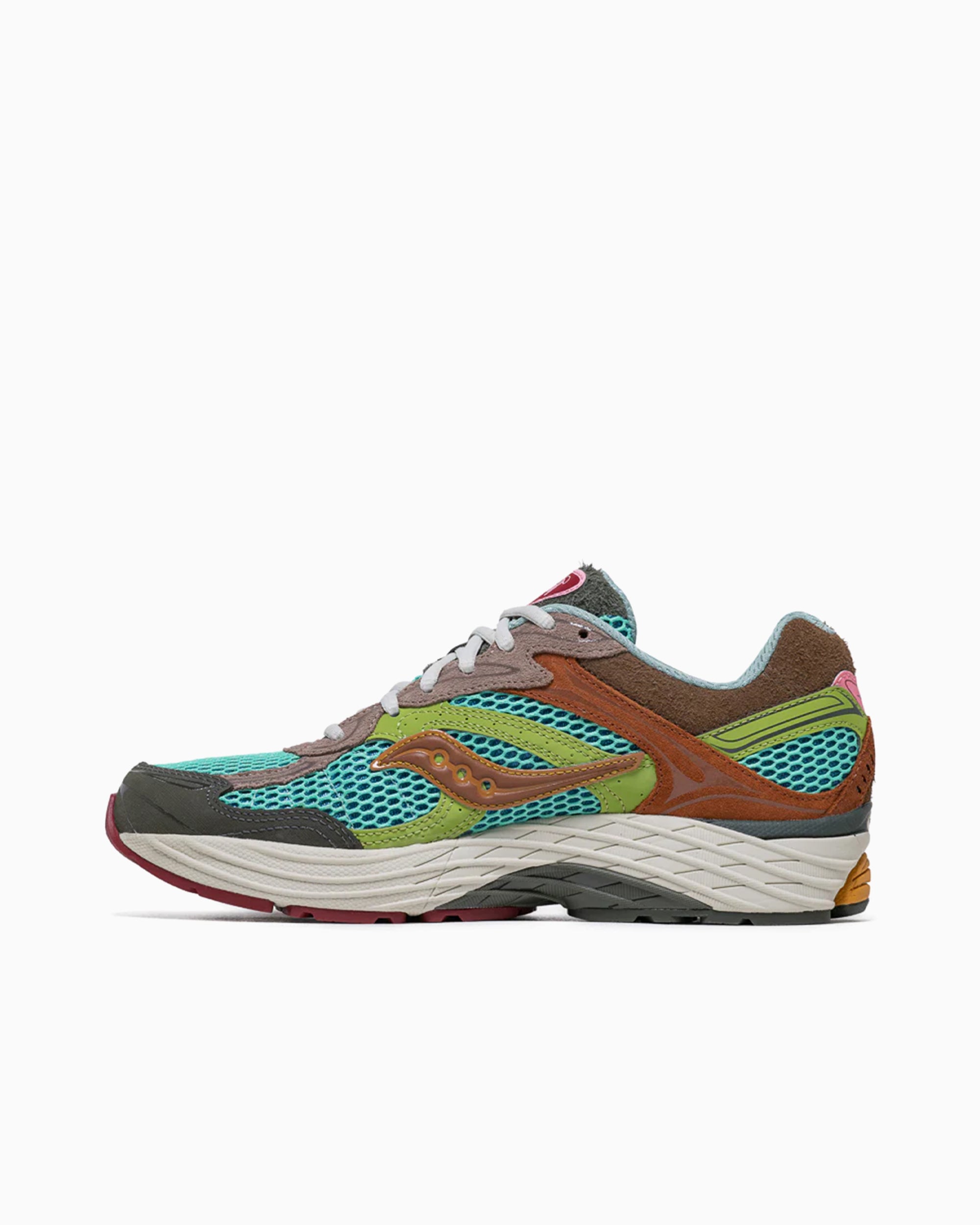 Saucony x Sneakers Politics Progrid OMNI 9 