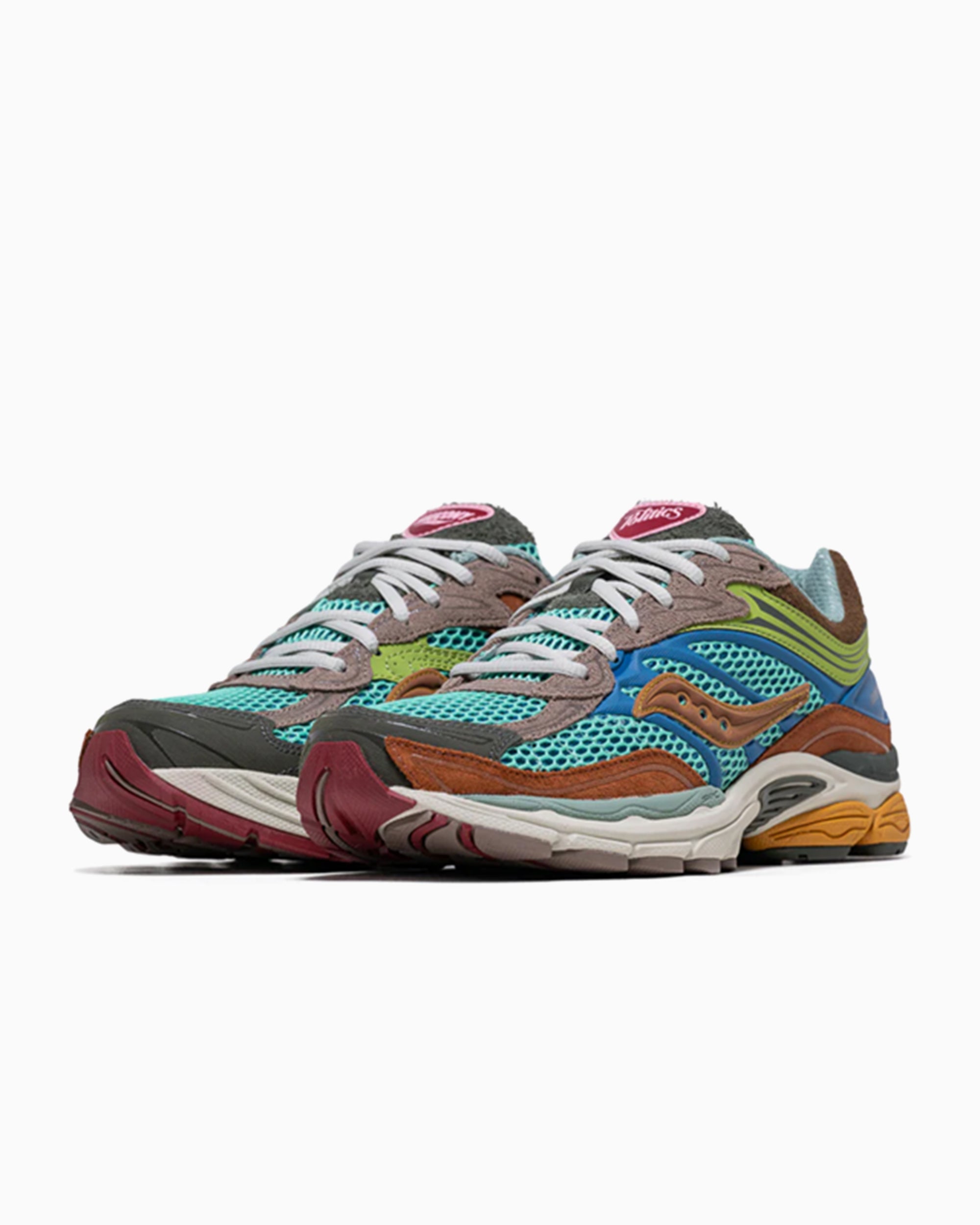 Saucony x Sneakers Politics Progrid OMNI 9 