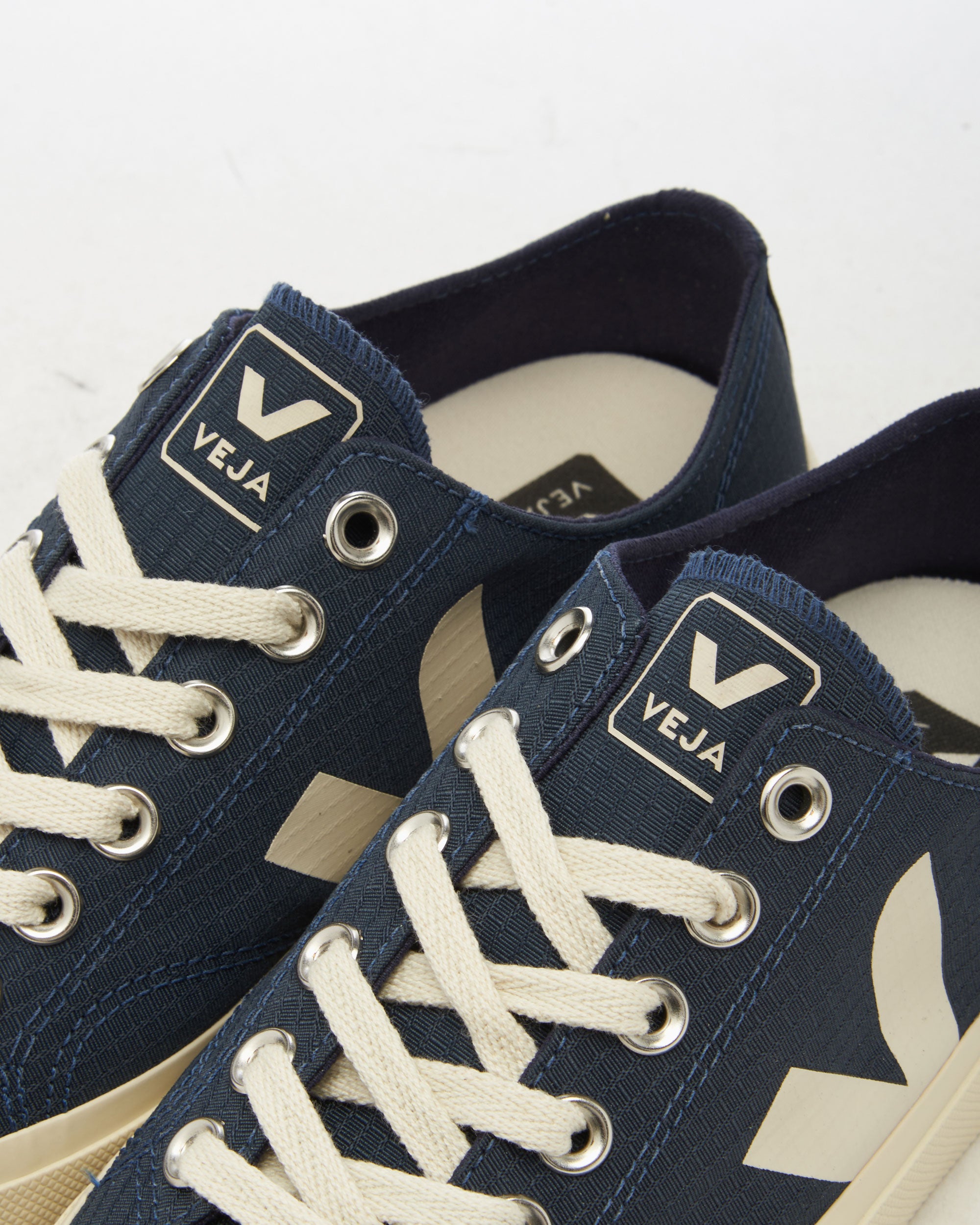 Veja Women's Wata II Low Ripstop