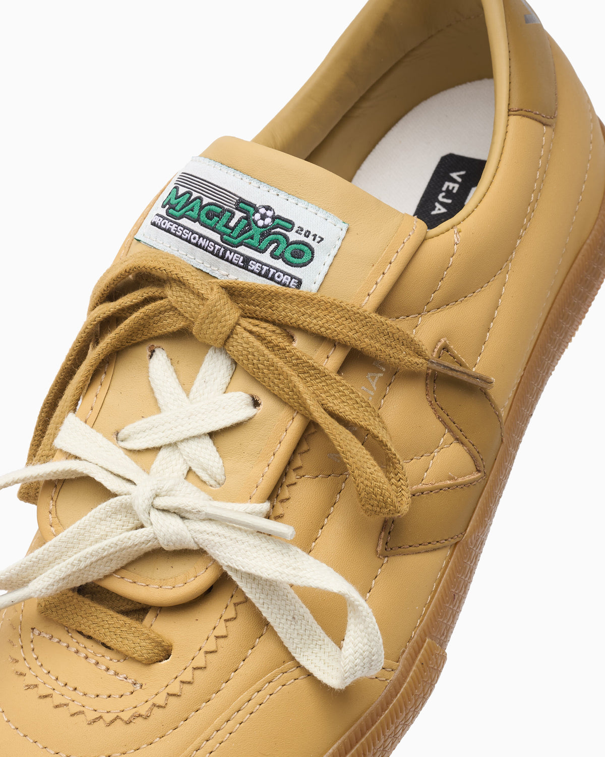 Sneakers Veja x Magliano Women's Panenka - MG0222372A