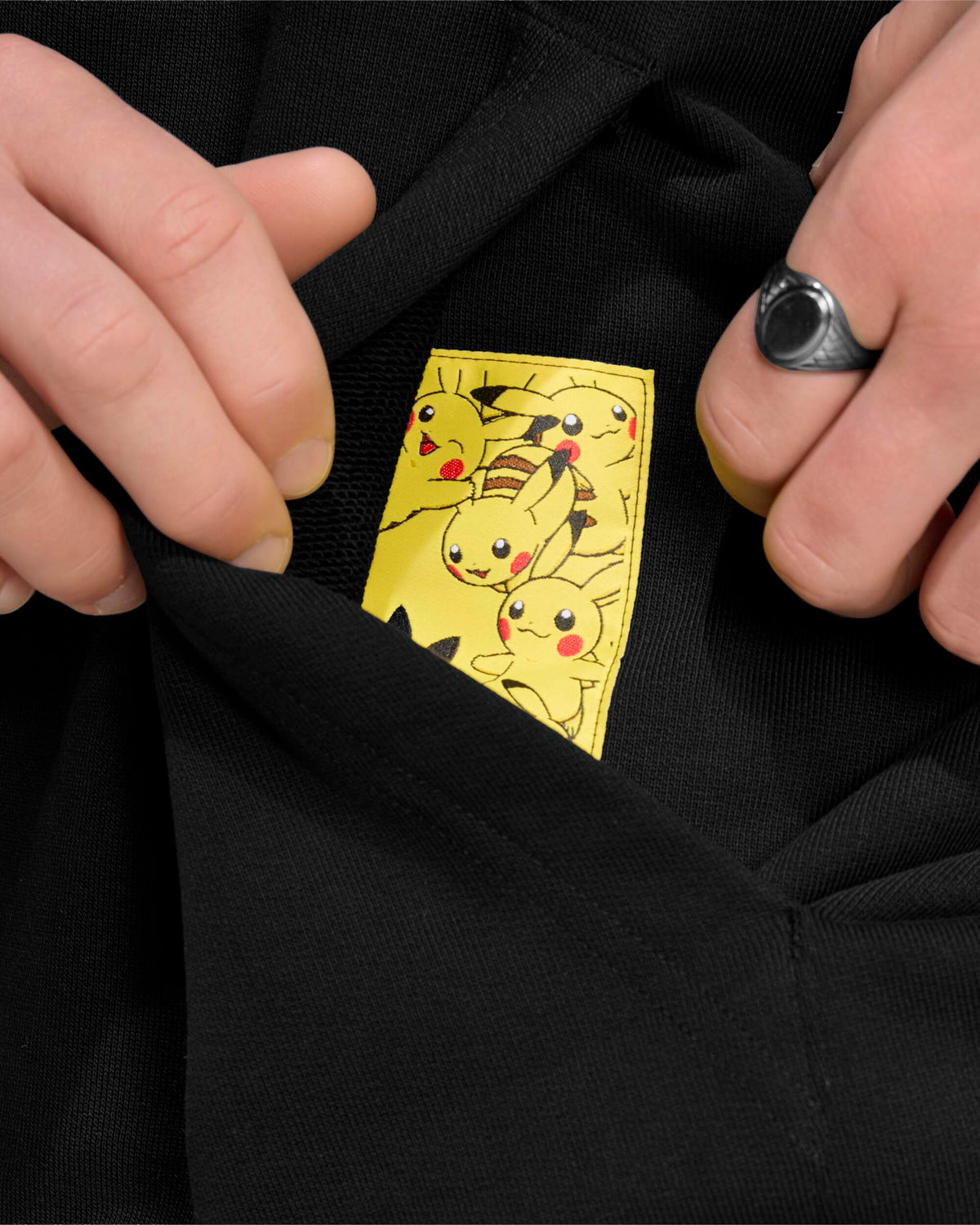 adidas Originals x Pokemon Teamgeist Relaxed Men's Hoodie — foto 5