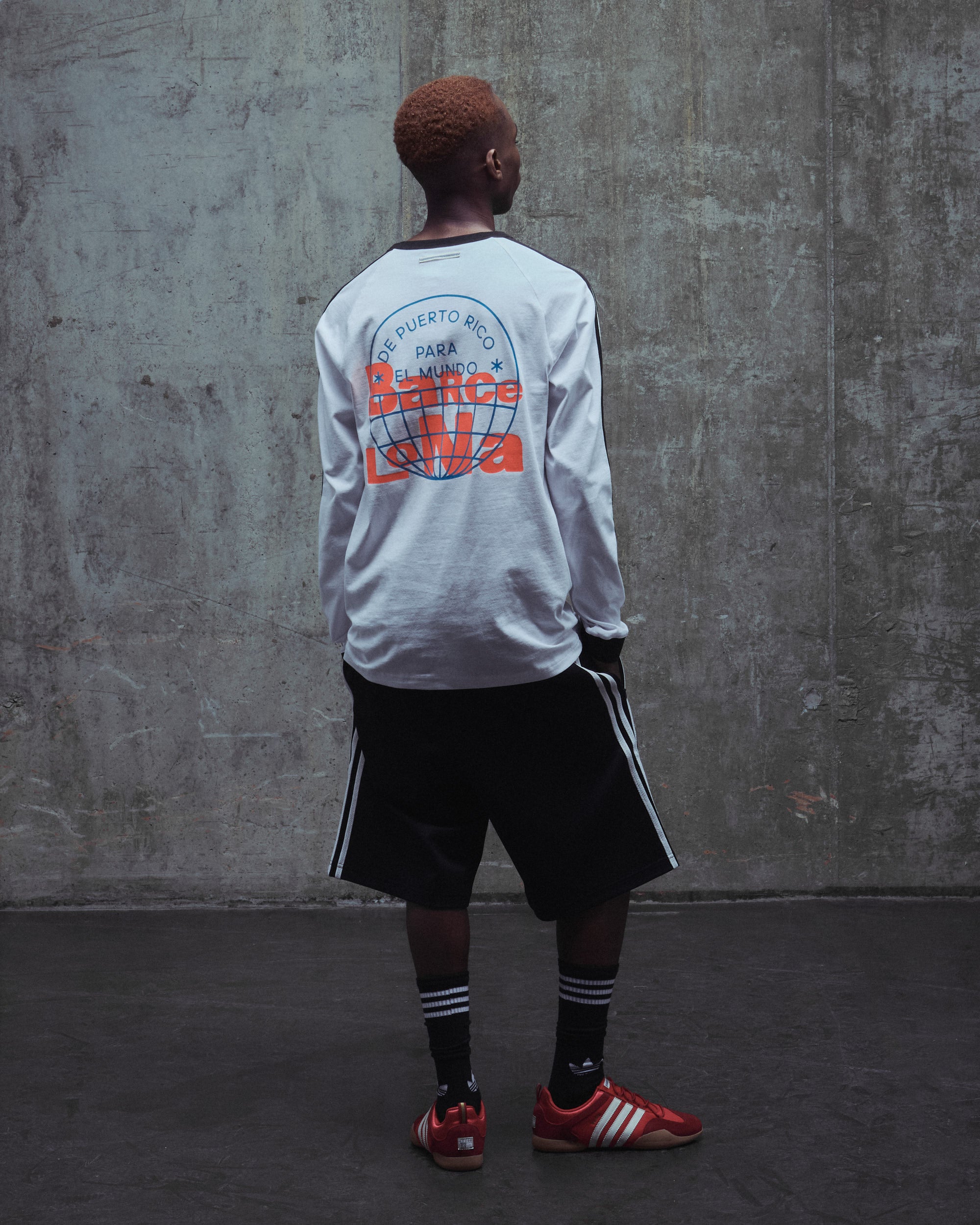 T-Shirts adidas Originals x Bad Bunny DtMF Tour Merch "Barcelona" Long-Sleeved Relaxed Men's T-Shirt - LH0418