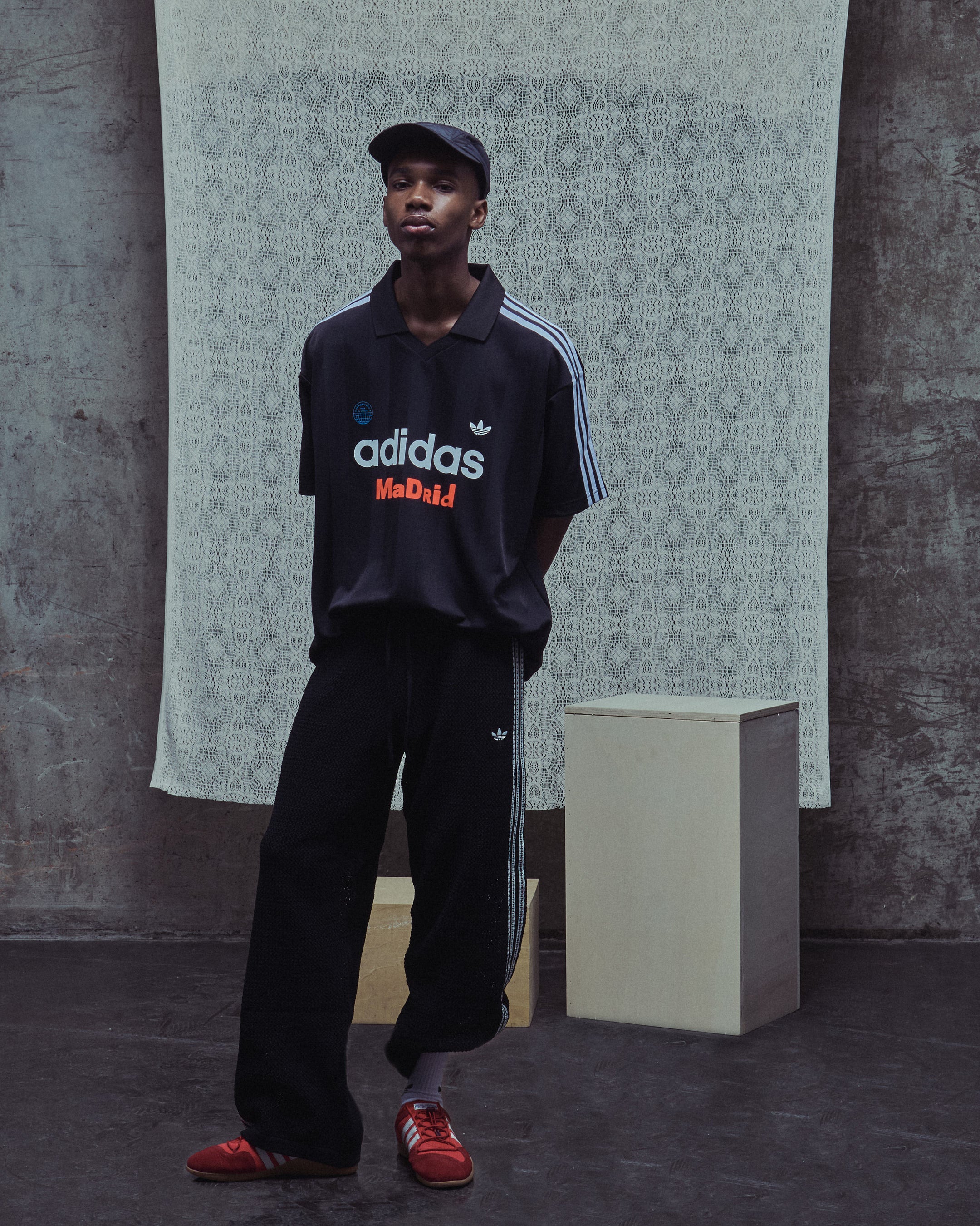 T-Shirts adidas Originals x Bad Bunny DtMF Tour Merch "Madrid" Graphic Relaxed Men's Jersey T-Shirt - LH0436