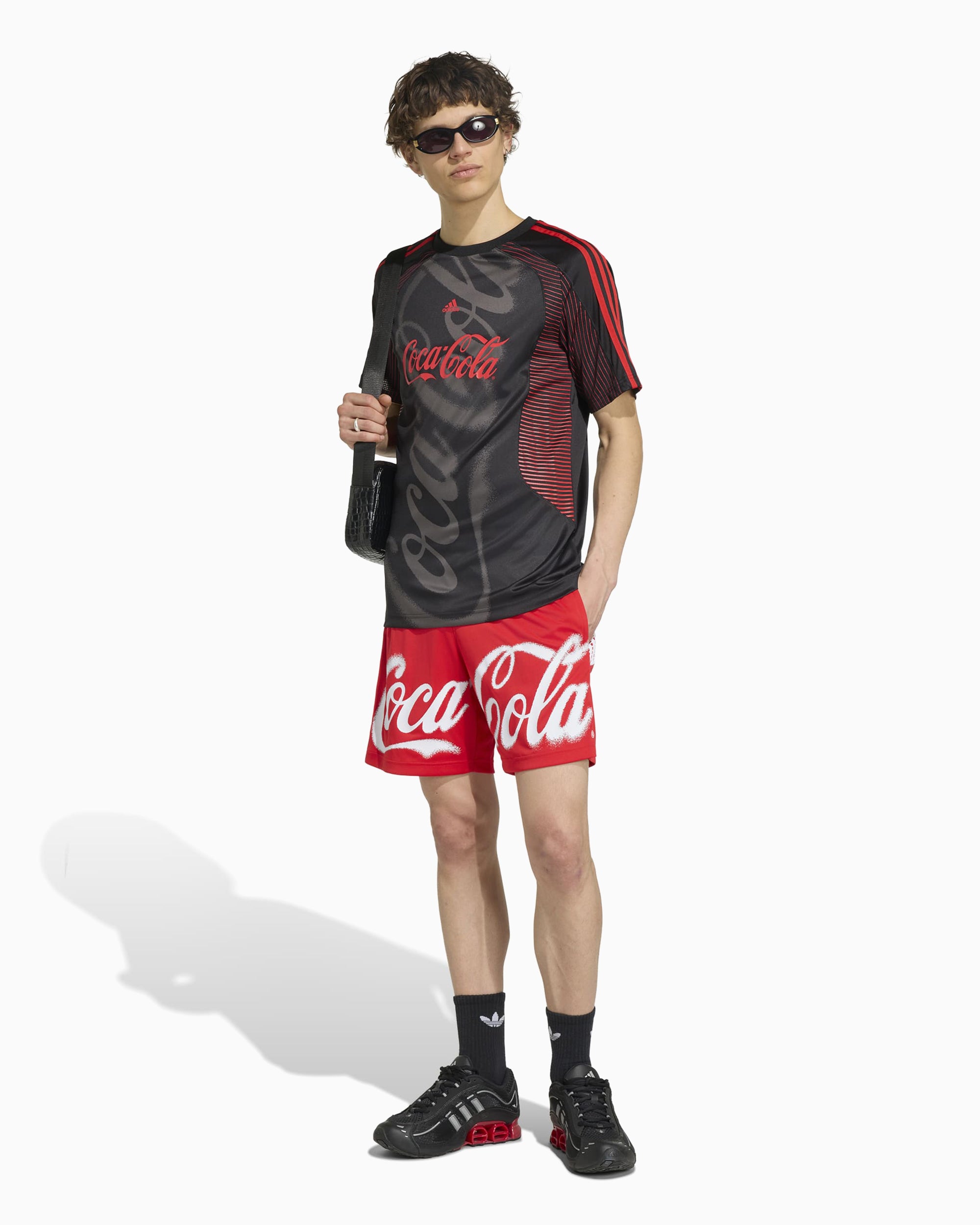 T-Shirts adidas Originals x Coca-Cola Teamgeist Logo Men's T-Shirt - KY2104