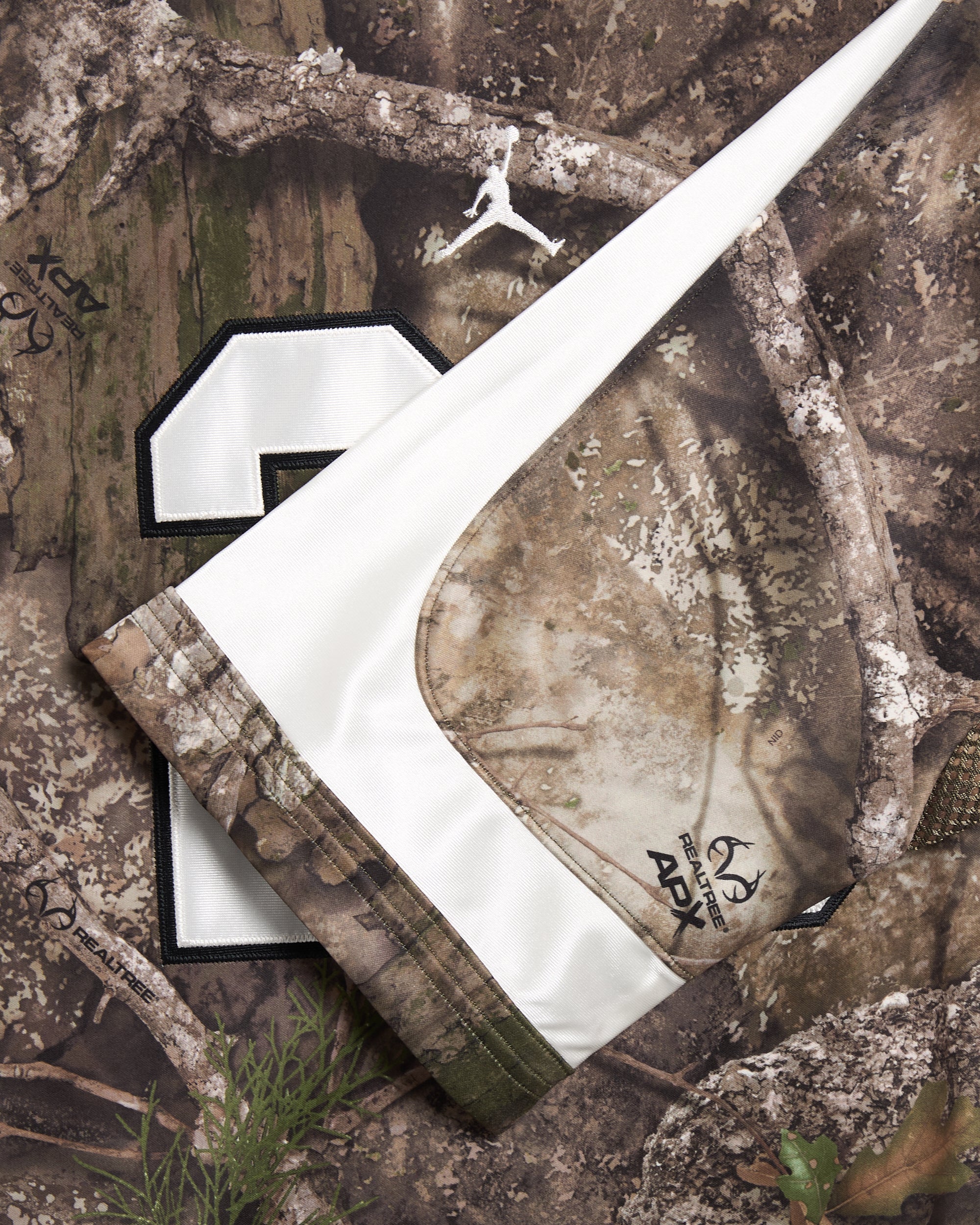 Jordan Brooklyn Realtree Camo Print Half-Sleeved Oversize Men's Jersey