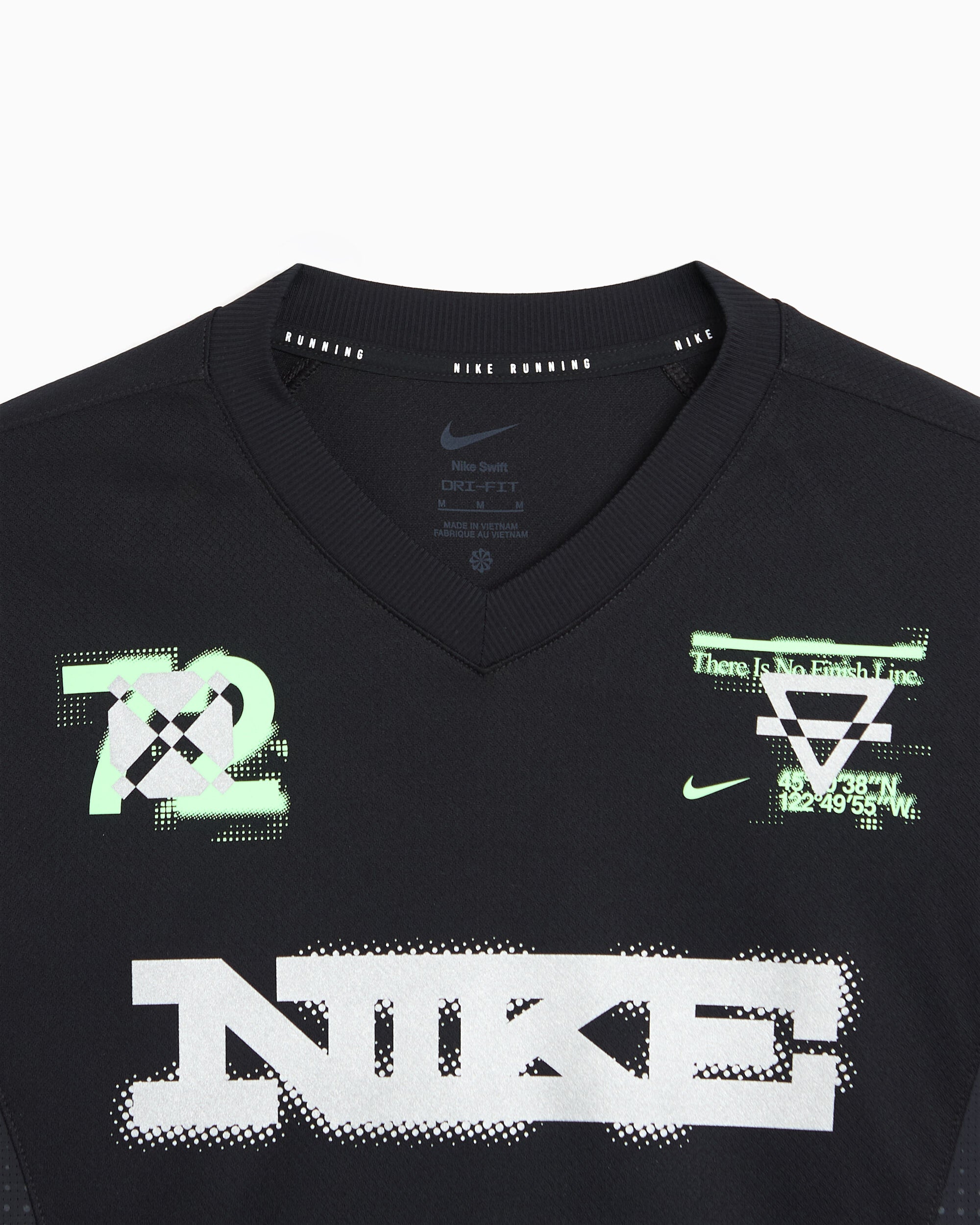 T-Shirts Nike Swift Running Graphic Long-Sleeved Slim Women's T-Shirt - IM7542-010