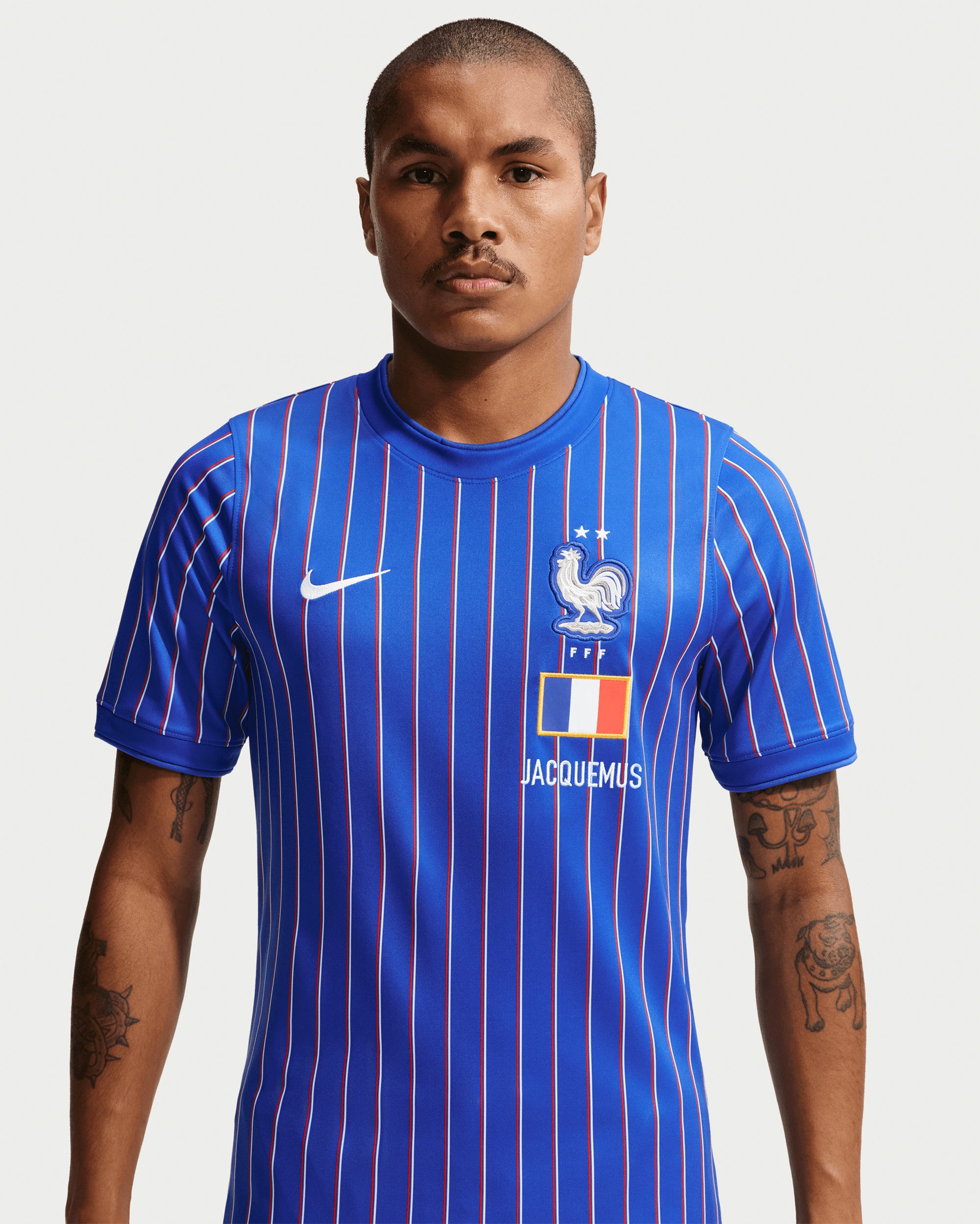 NIKE x JACQUEMUS フランス代表 サッカーシャツ Nike x Équipe de France x Jacquemus Men's Jersey T-Shirt