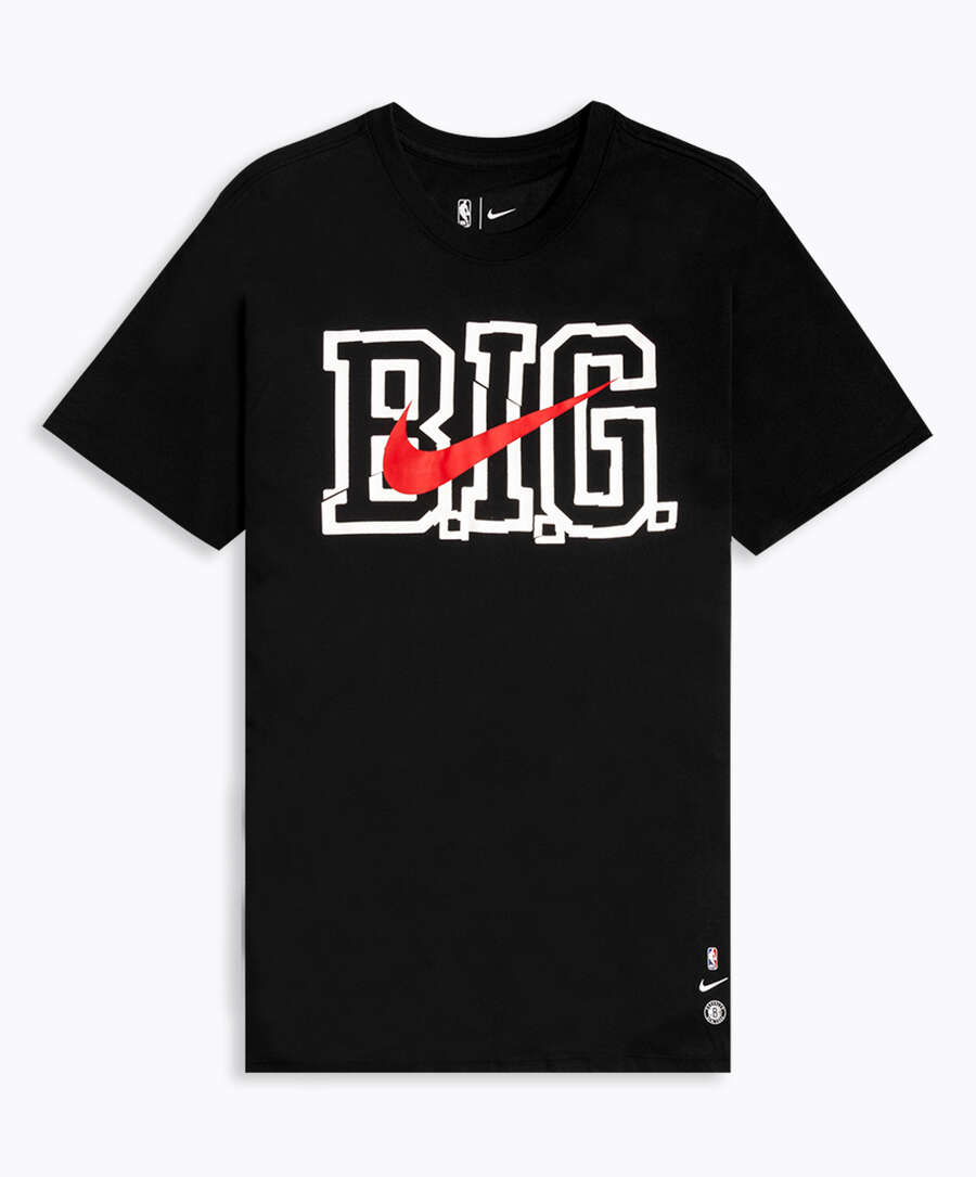 Carnicero cinta pubertad Nike Brooklyn Nets x Biggie Men's Short-Sleeve T-Shirt CU1643-010| Buy  Online at FOOTDISTRICT