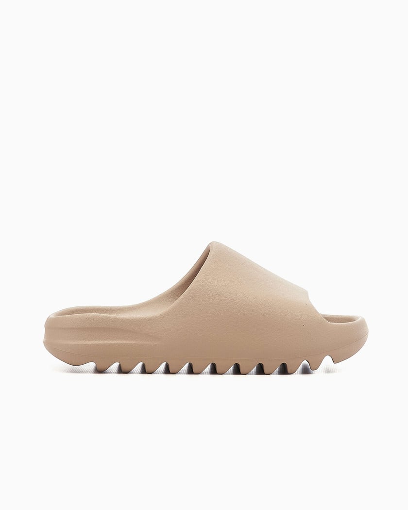 adidas Yeezy Slide "Pure" White GW1934| Buy Online at FOOTDISTRICT