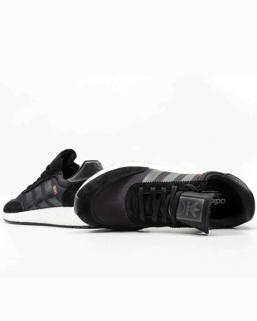 pizarra tinta neumático adidas Iniki Runner Black BY9730| Buy Online at FOOTDISTRICT