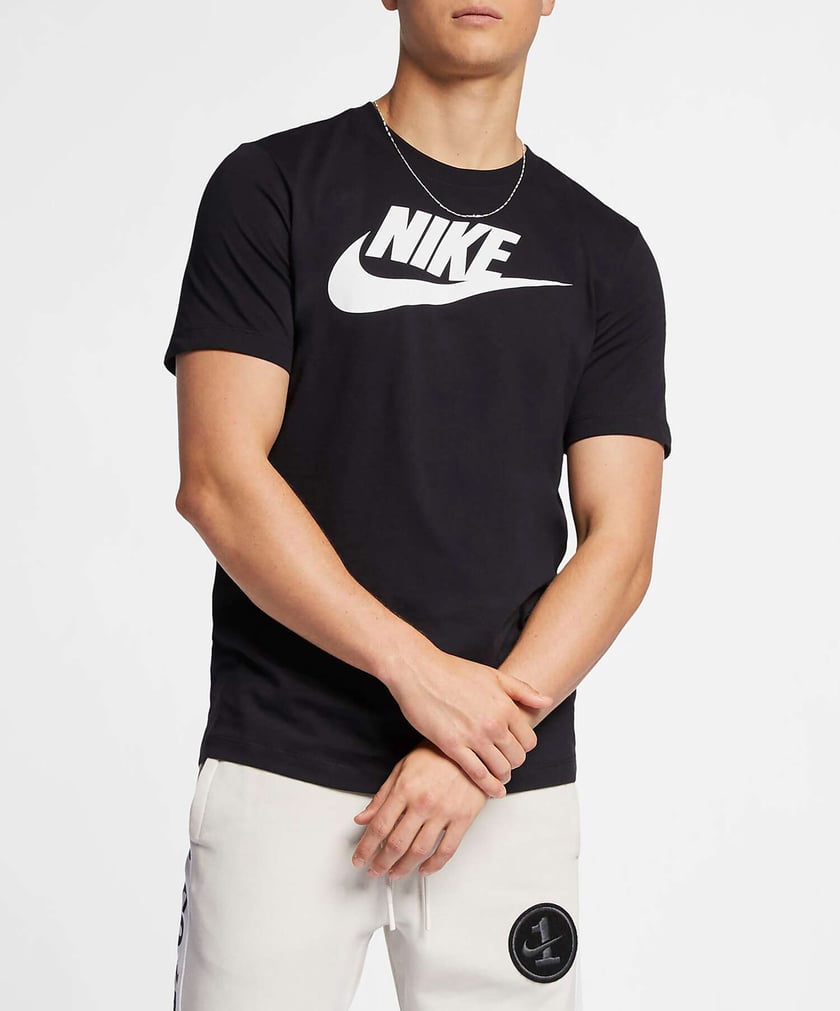 Seizoen Nautisch Concurrenten Nike Sportswear Icon Futura Men's Short-Sleeve T-Shirt Black AR5004-010|  Buy Online at FOOTDISTRICT