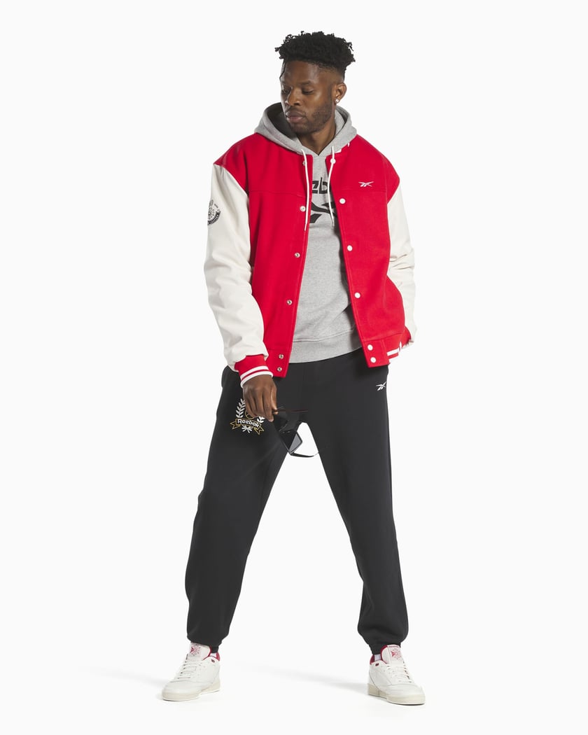 Consultar levantar Negociar Reebok Classic Men's V Jacket Rojo HS5794| Comprar Online en FOOTDISTRICT